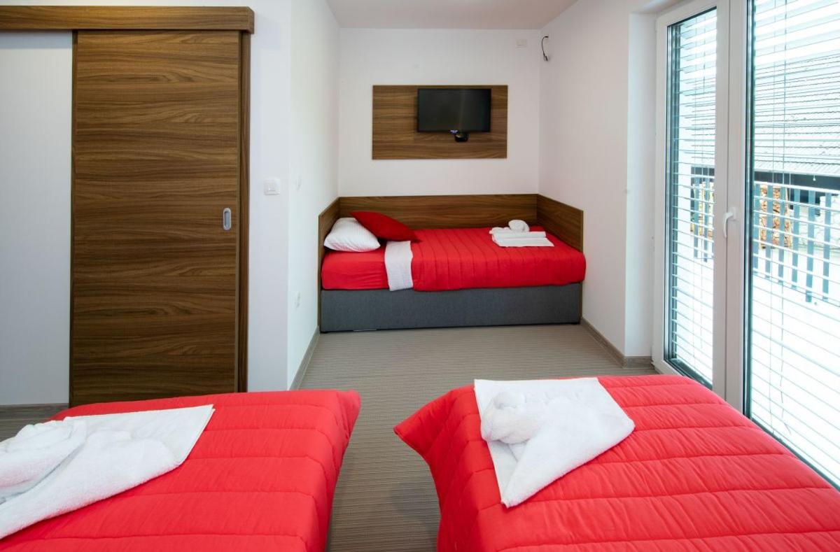 Triple Room with Balcony - Photo 2