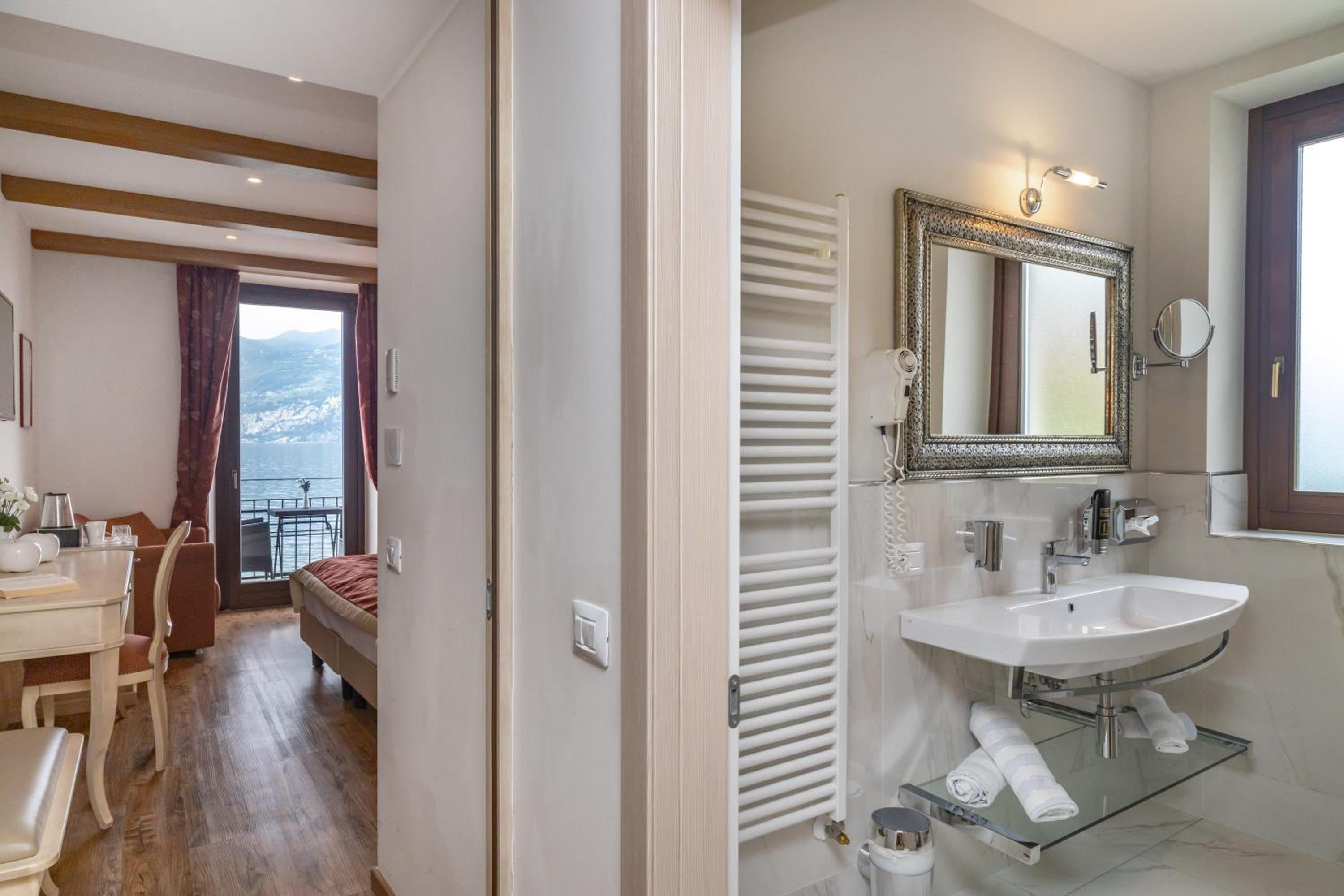 Superior Suite - Photo 2