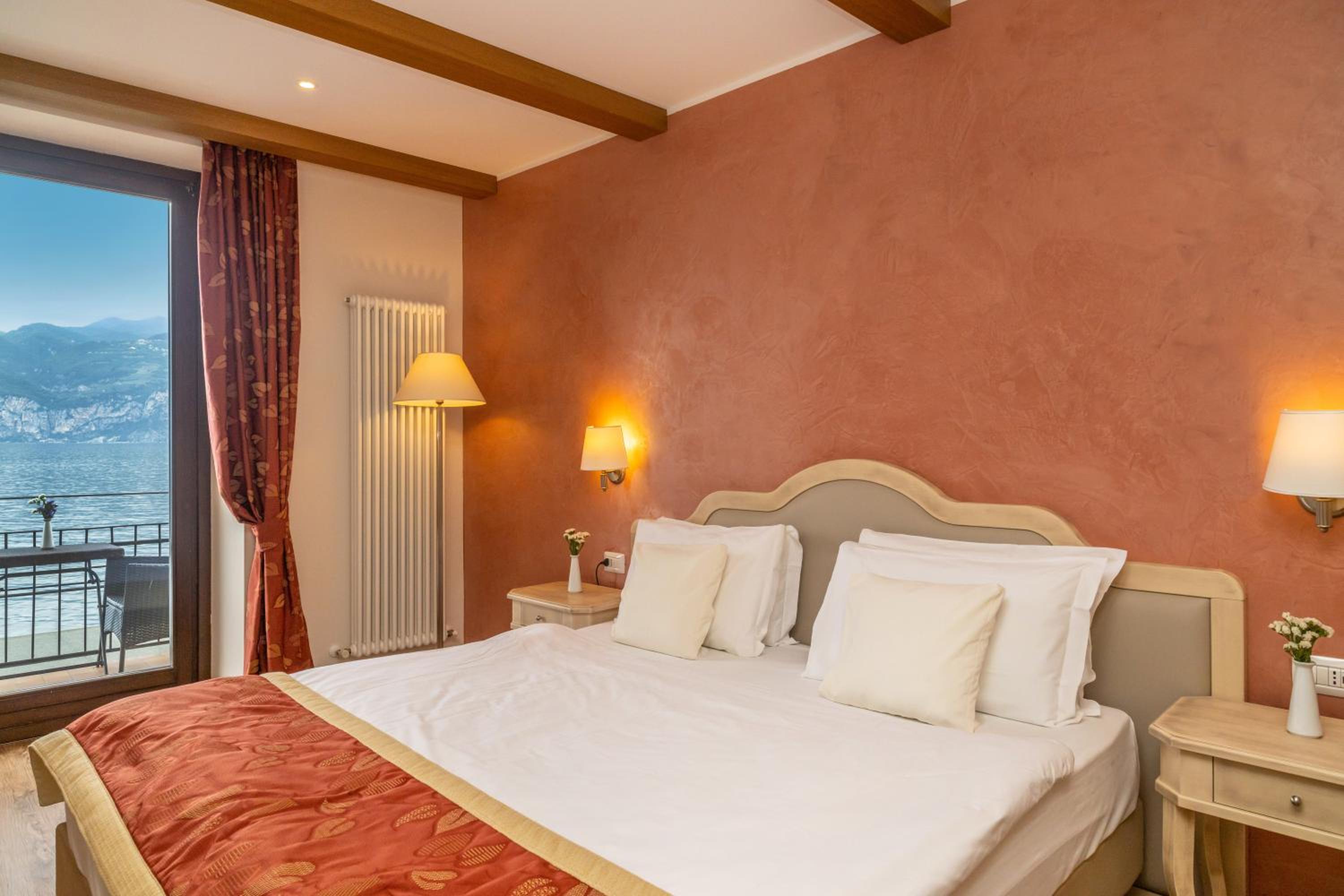 Superior Suite - Photo 6