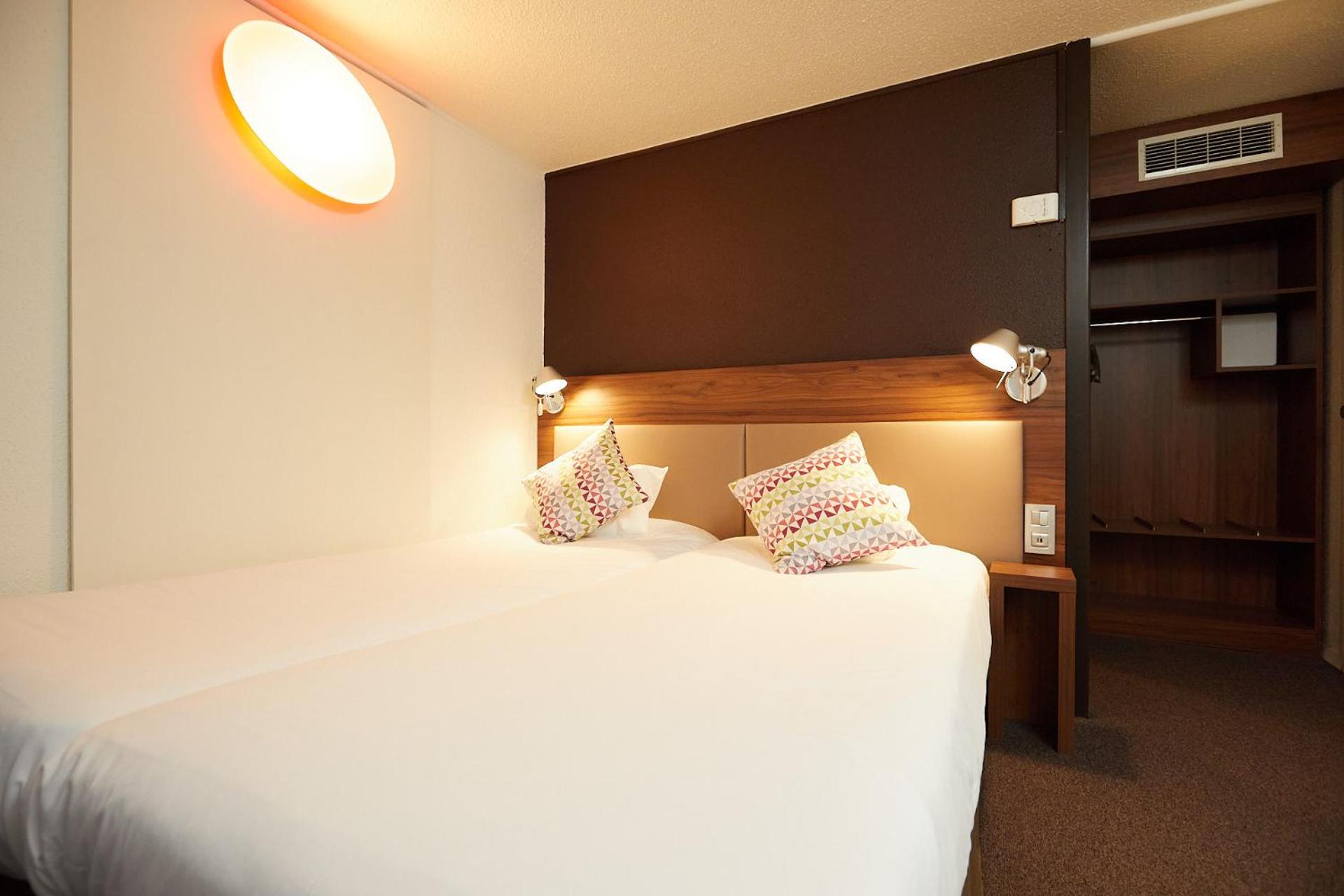 Twin Room with 2 Single Beds - Photo 6