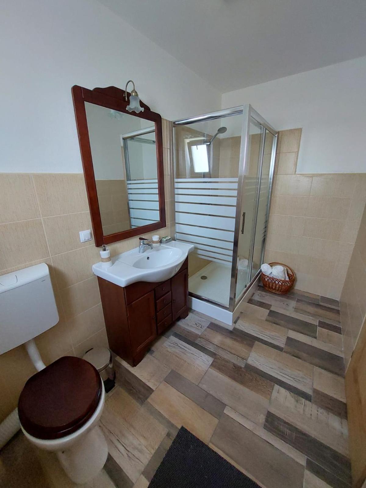 Apartment with Balcony - Photo 13