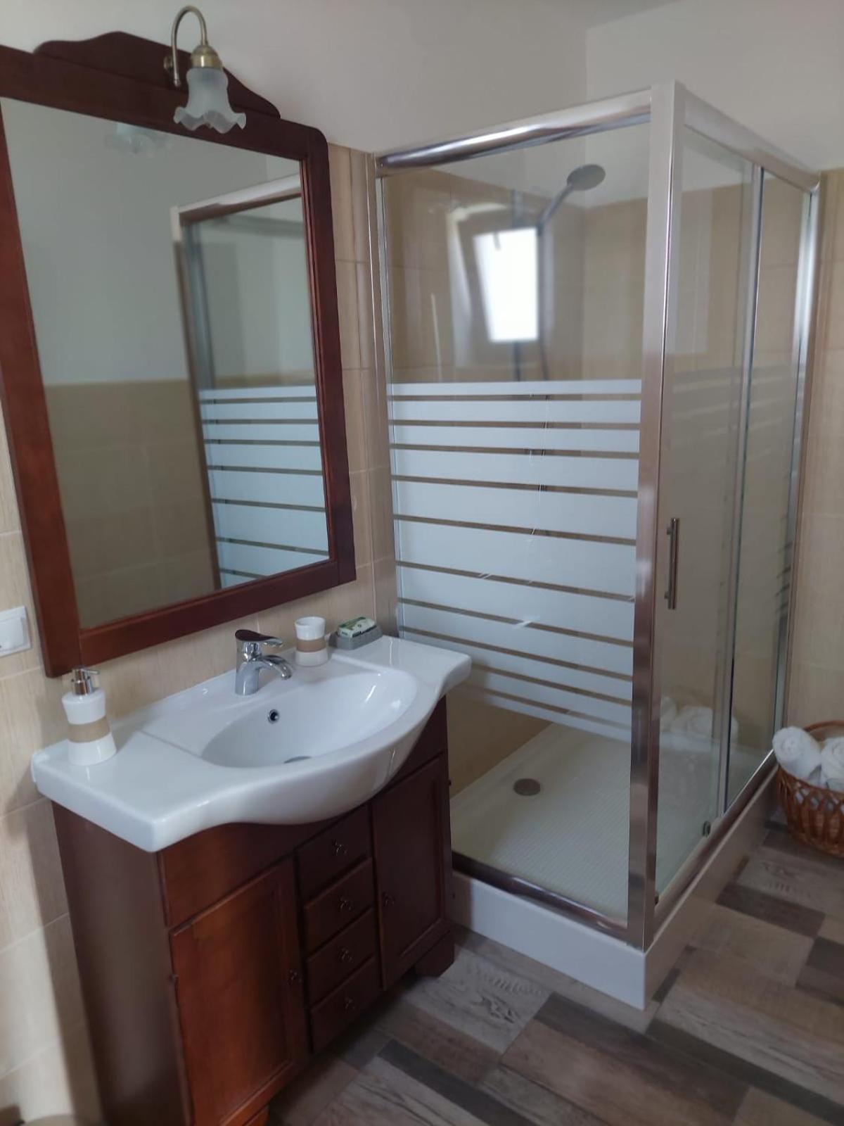 Apartment with Balcony - Photo 3