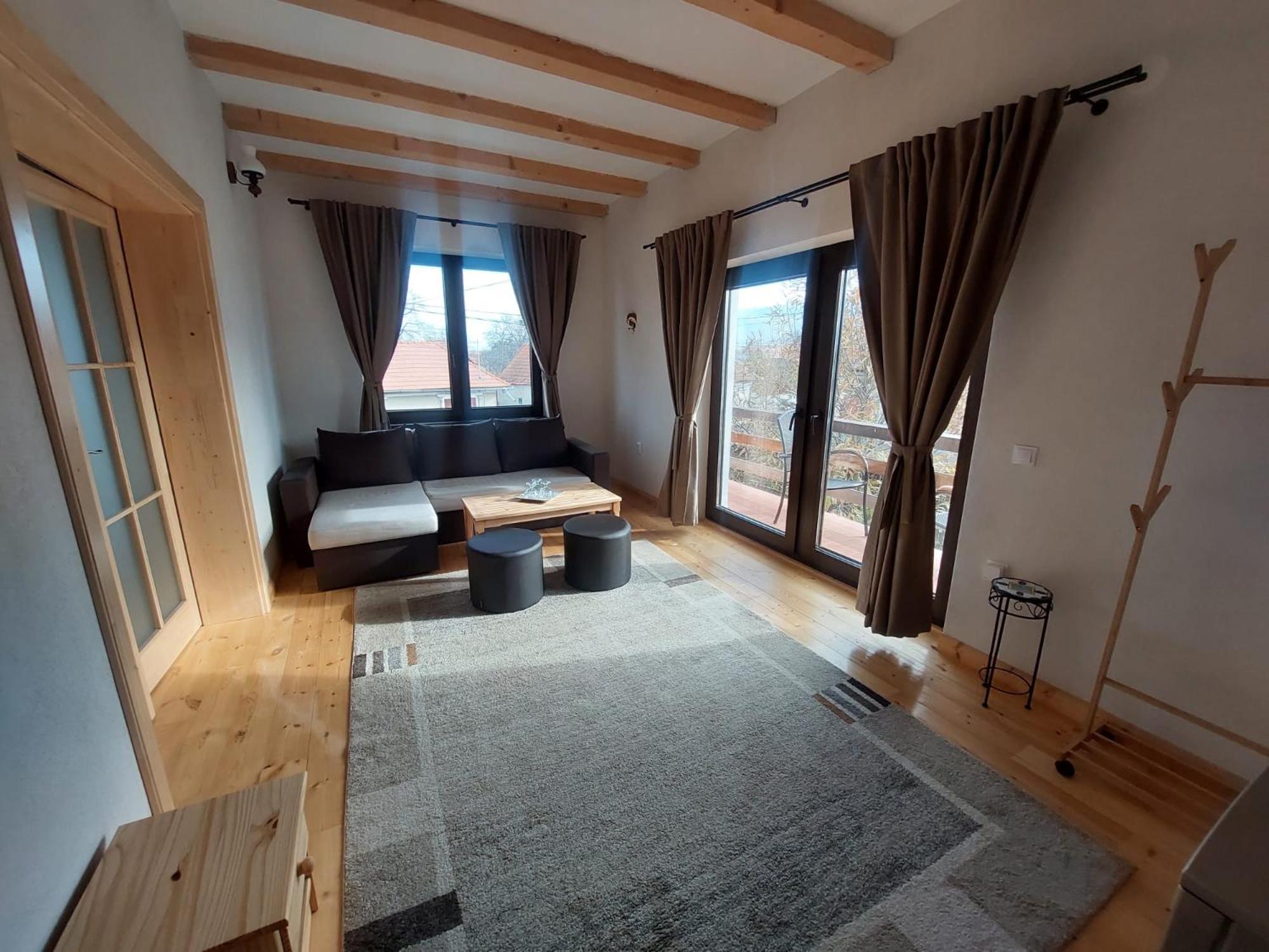 Apartment with Mountain View - Photo 7