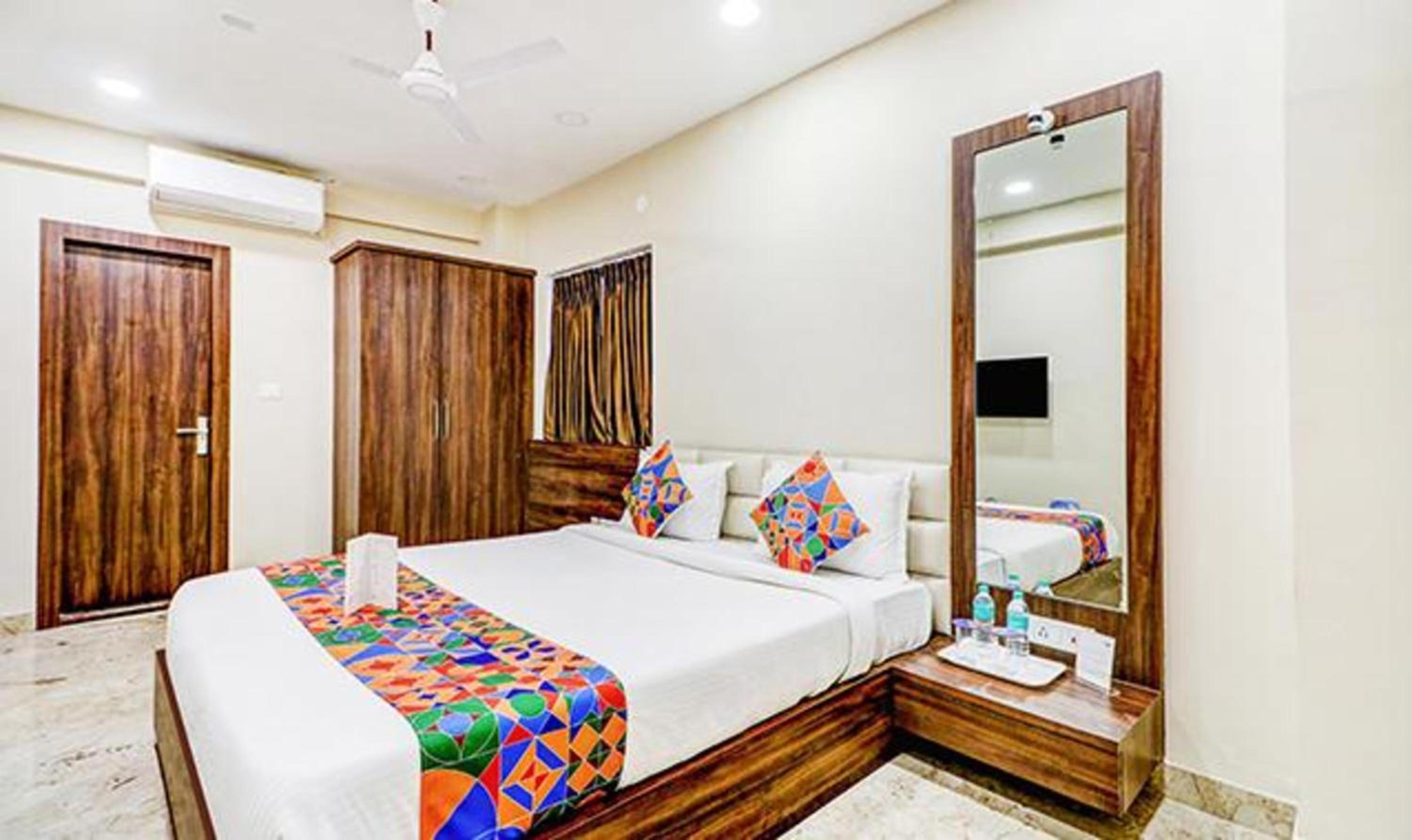 Deluxe Room - Photo 1