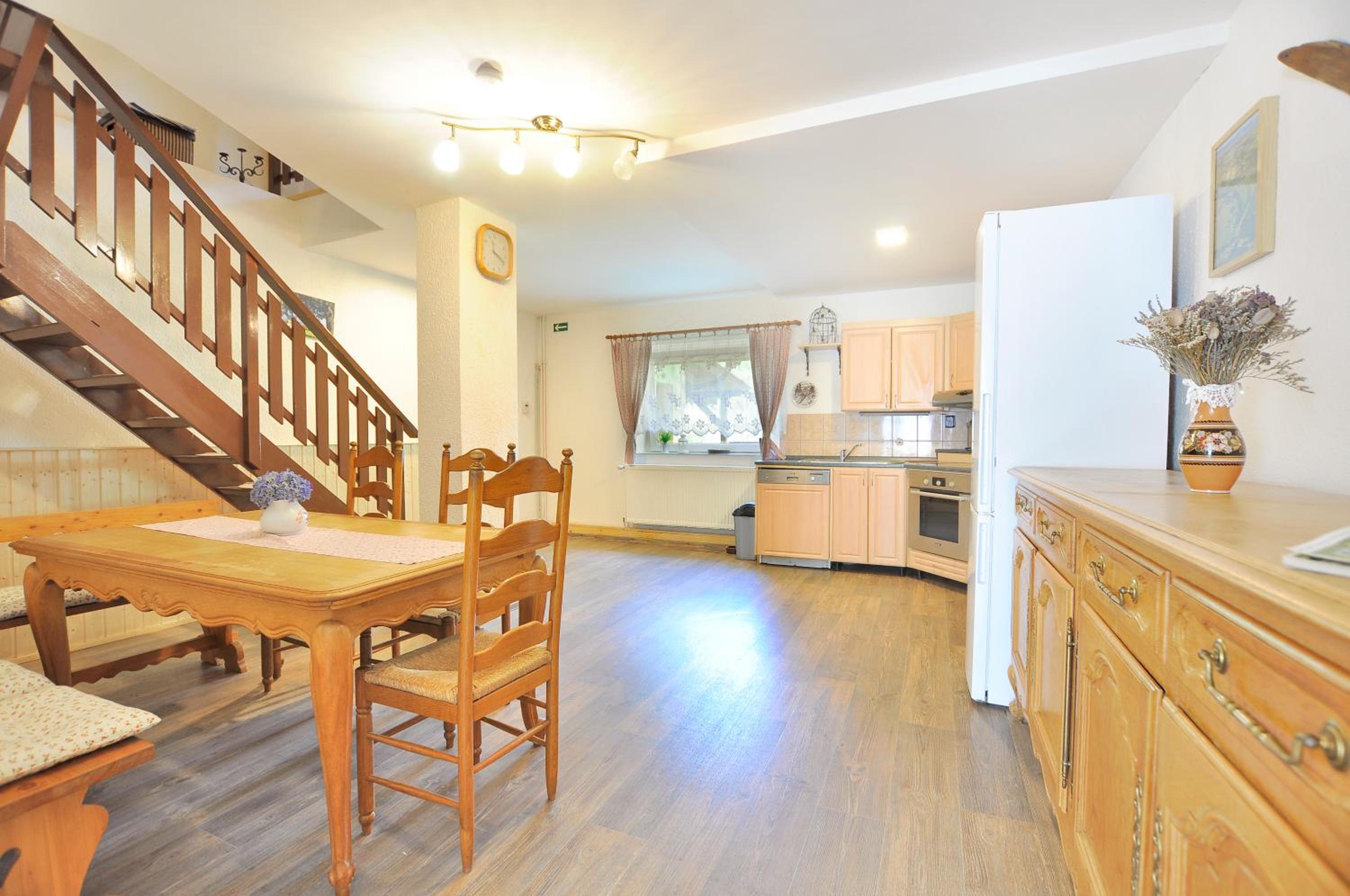 Three-Bedroom House photo 3