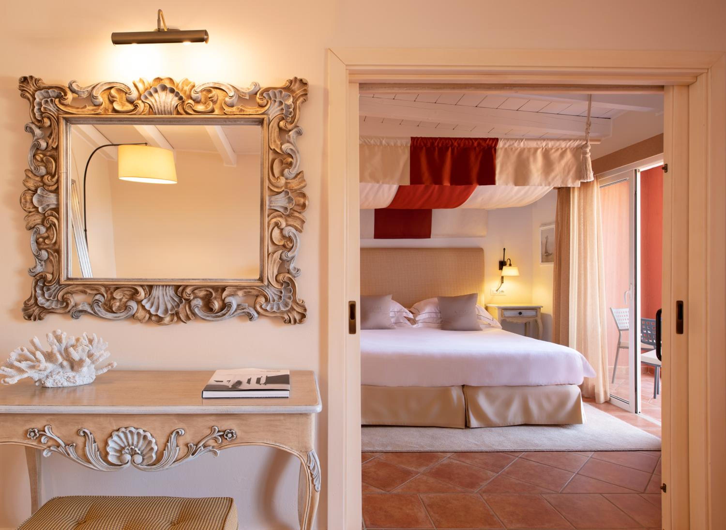 Executive Suite - Photo 6