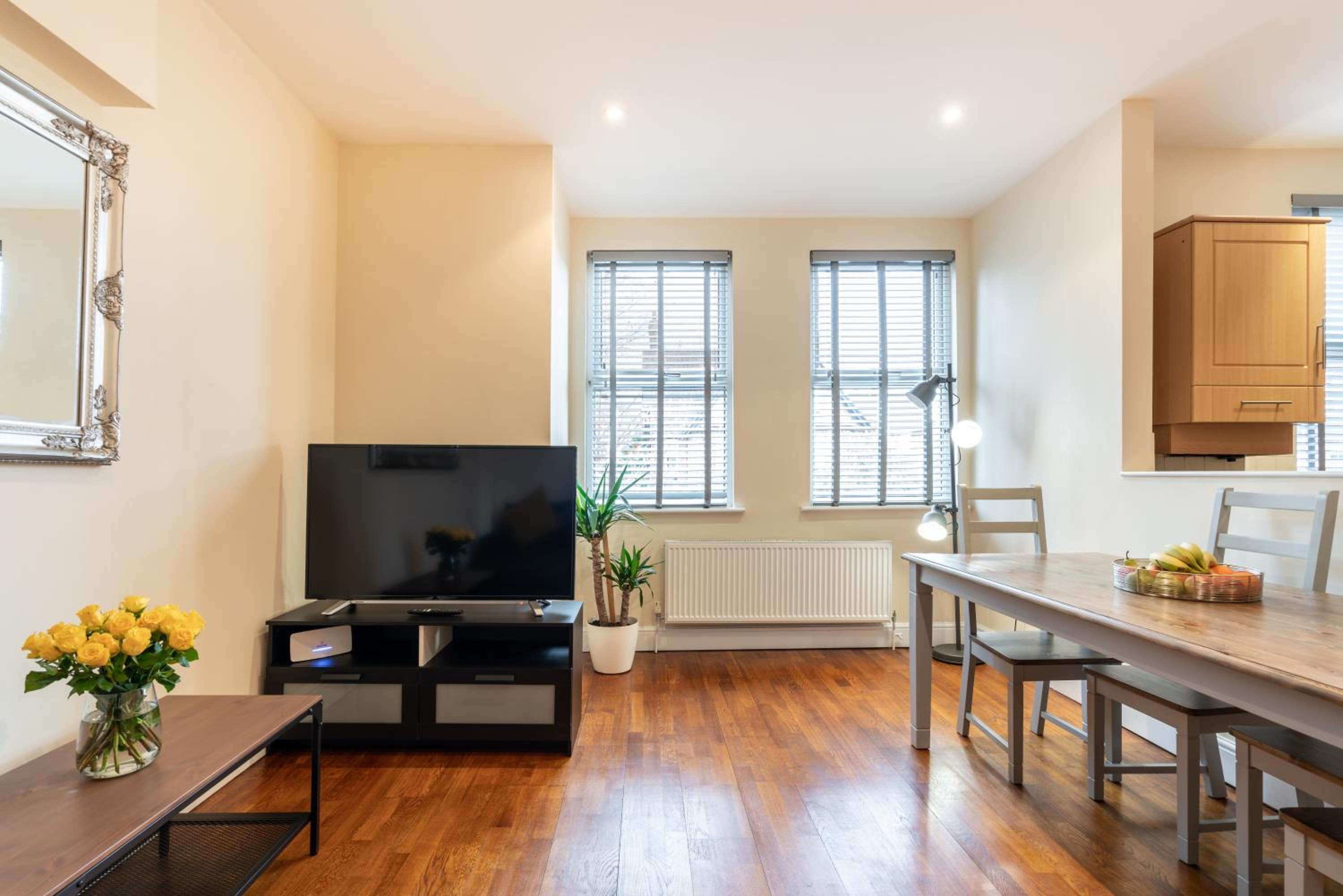 Two-Bedroom Apartment - Photo 2