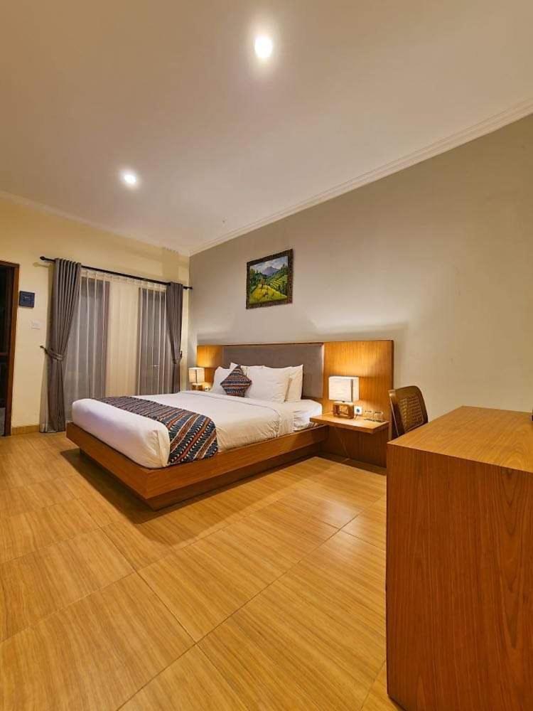 Deluxe King Room - Photo 2