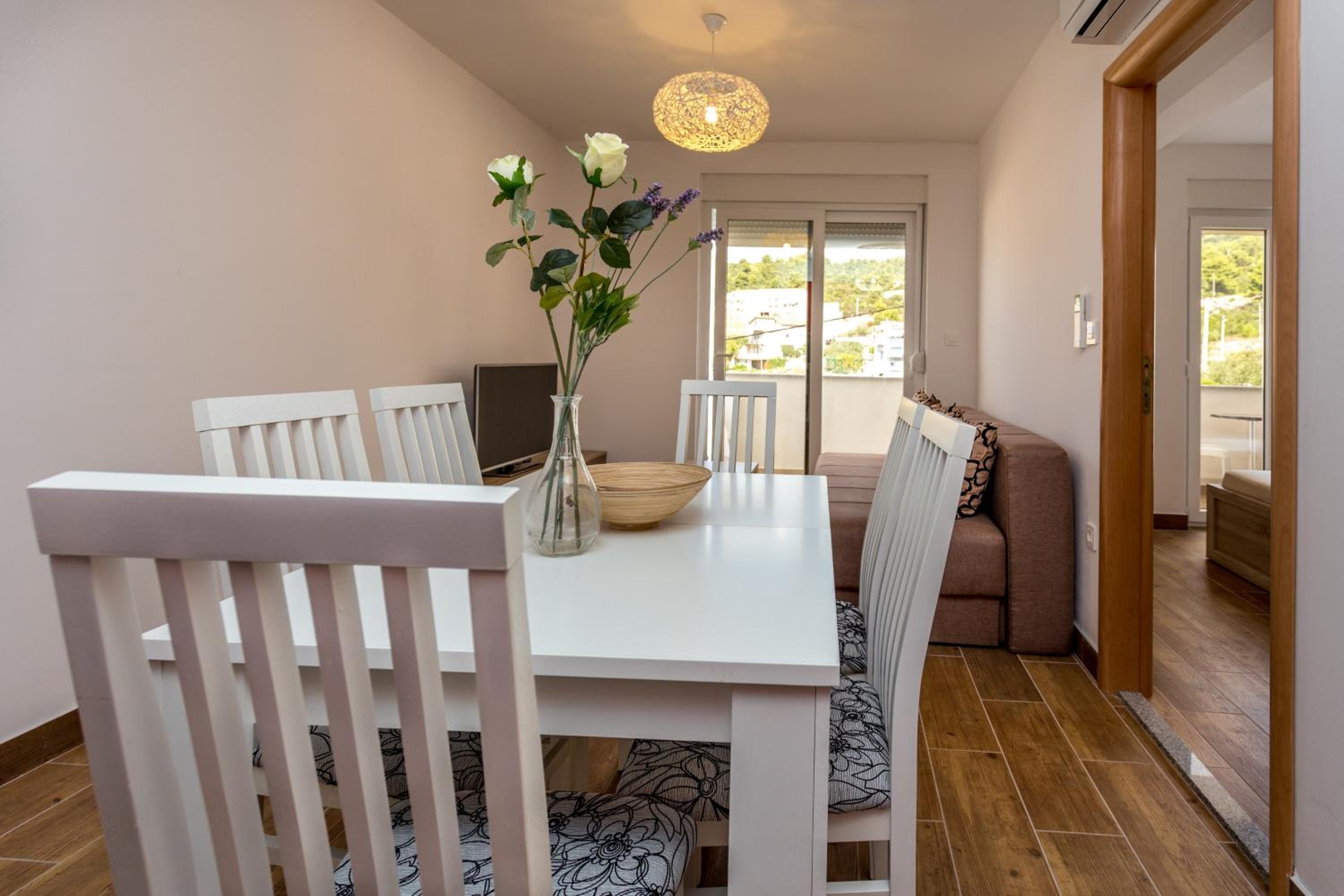 Two-Bedroom Apartment with Sea View photo 2