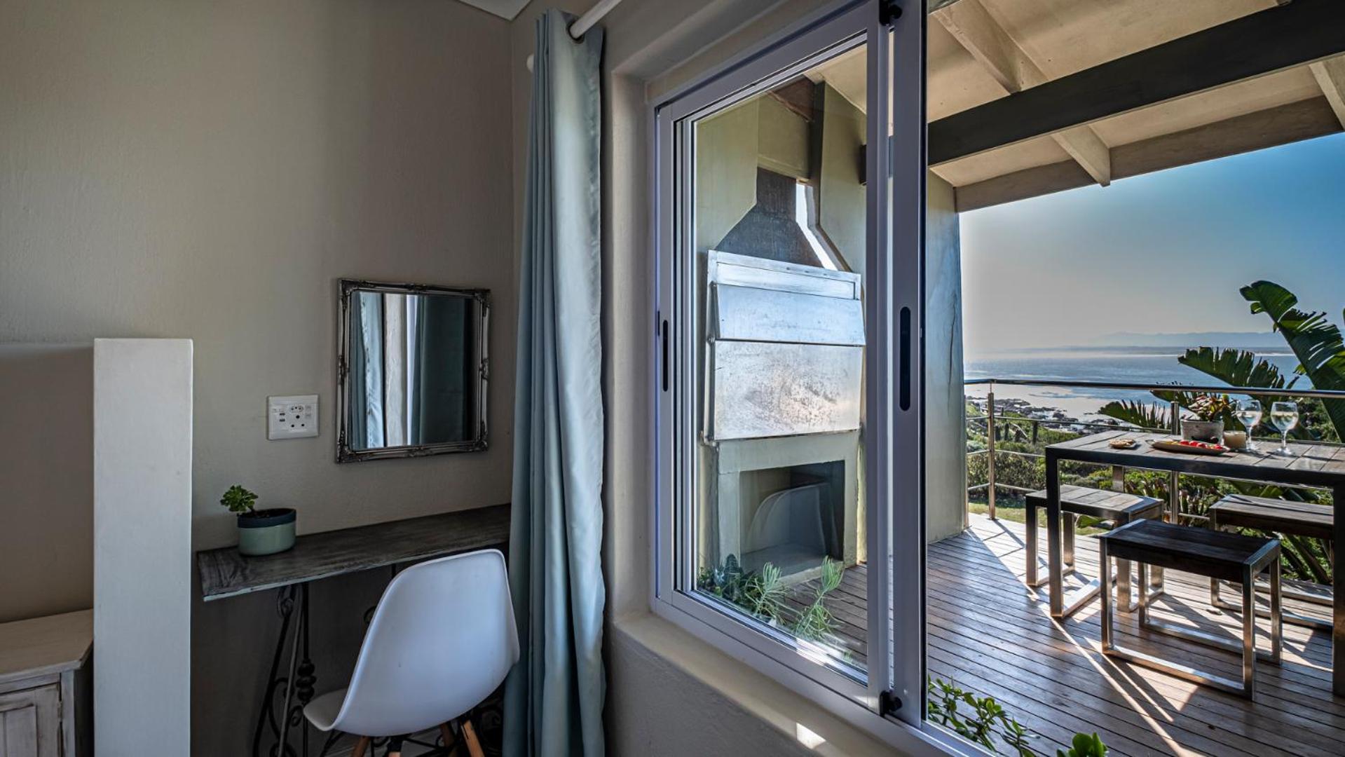 Suite with Sea View - Photo 3