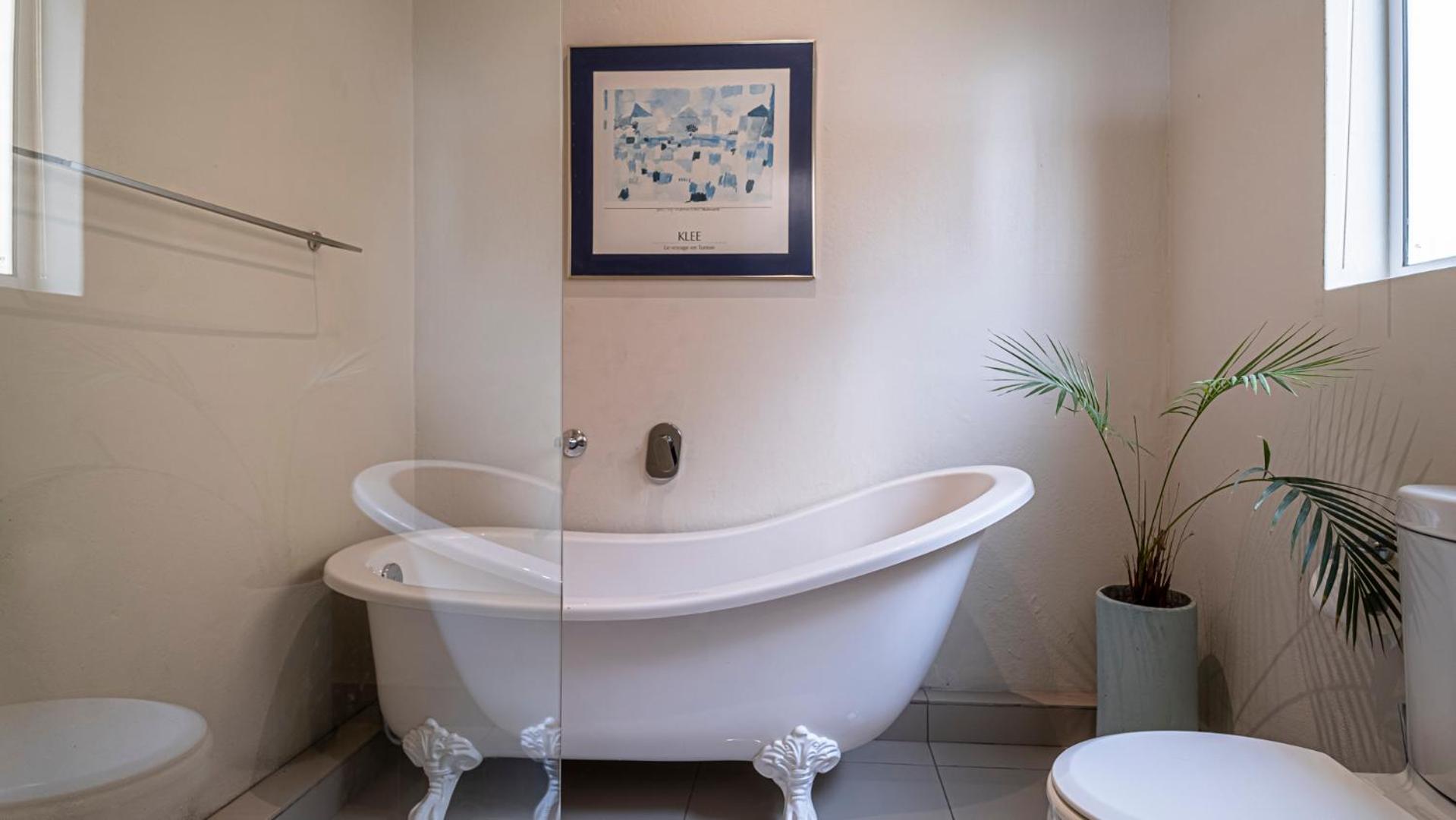 Suite with Sea View - Photo 6