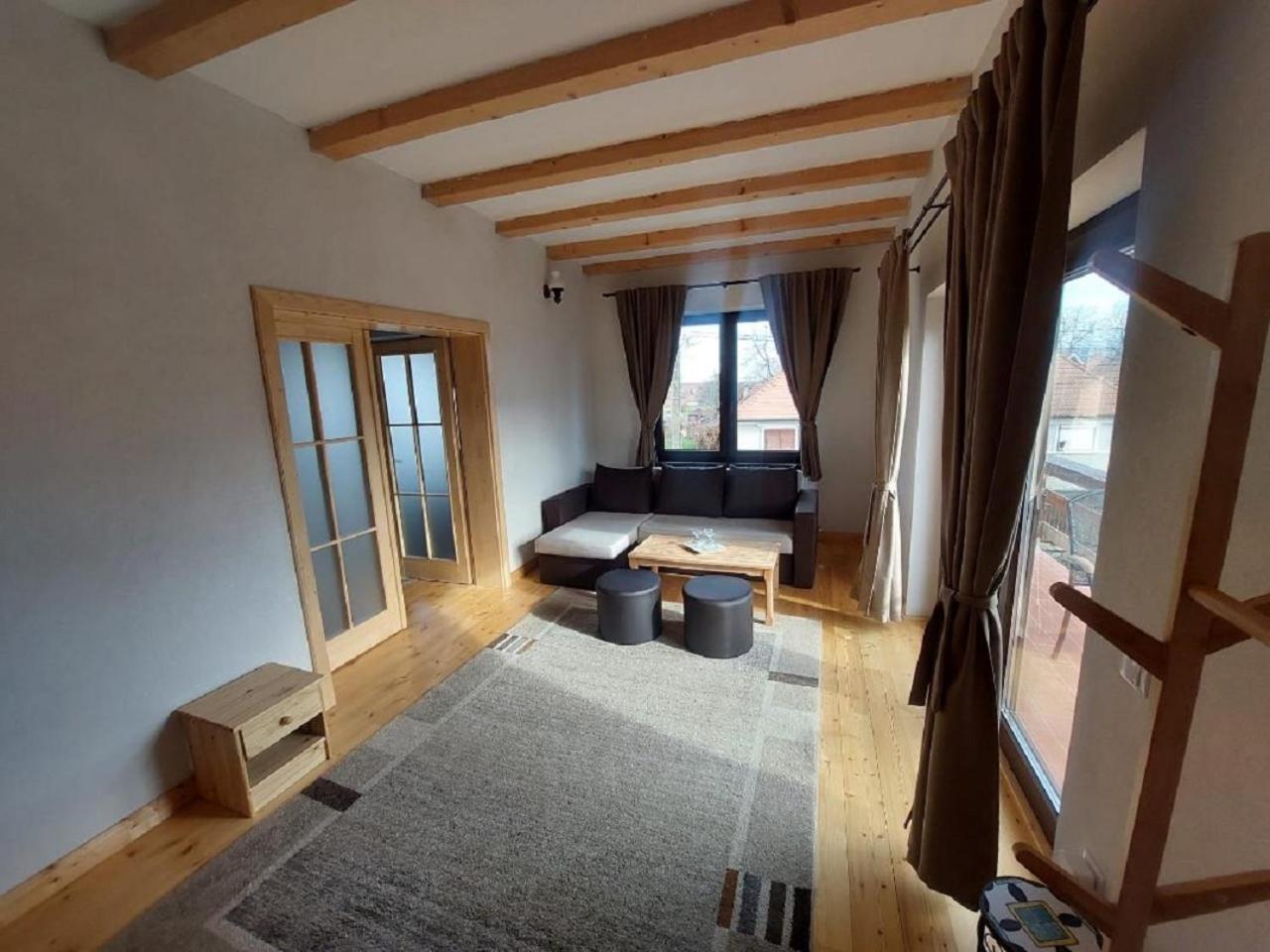 Apartment with Mountain View - Photo 10