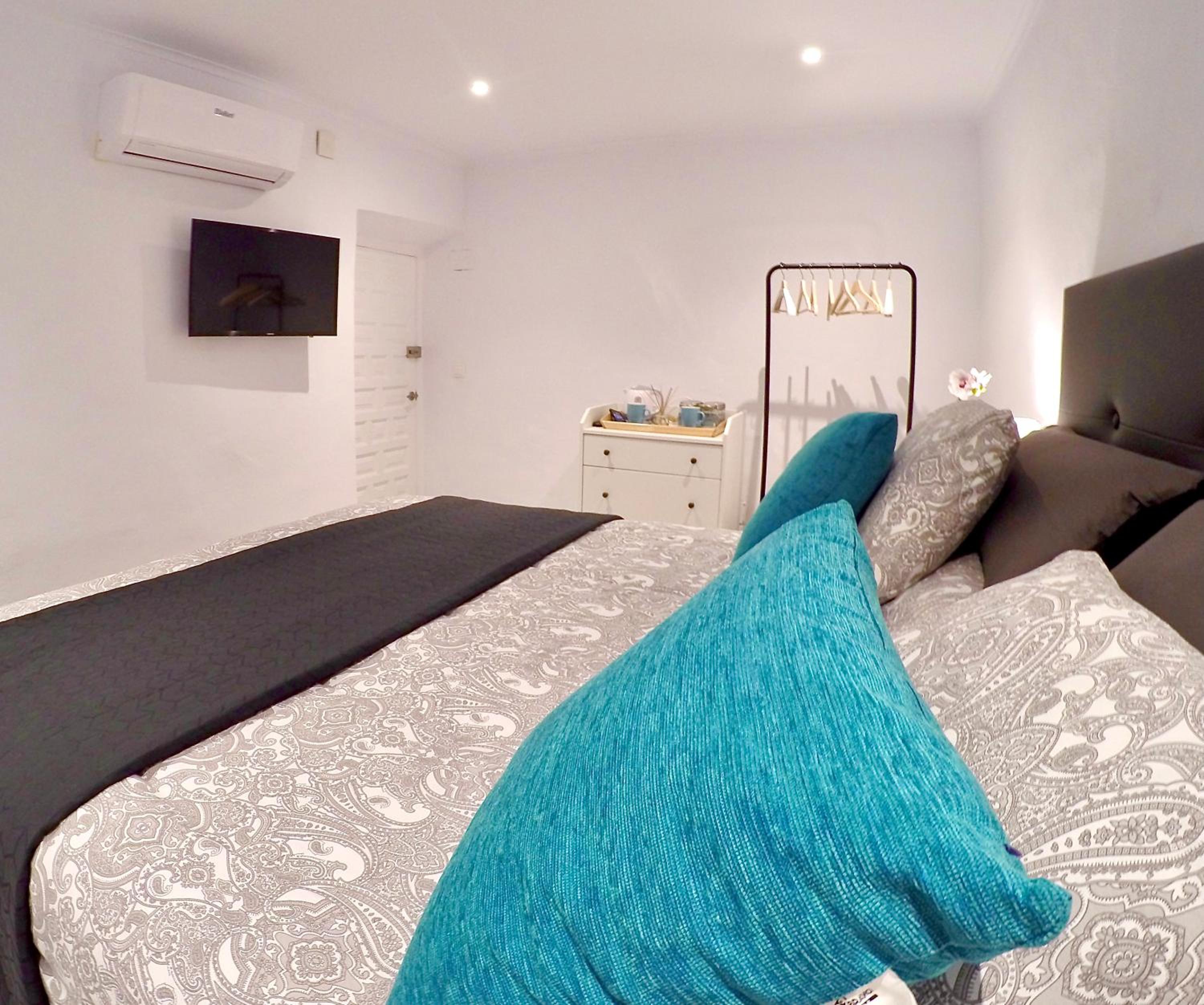 Deluxe Suite - Photo 9