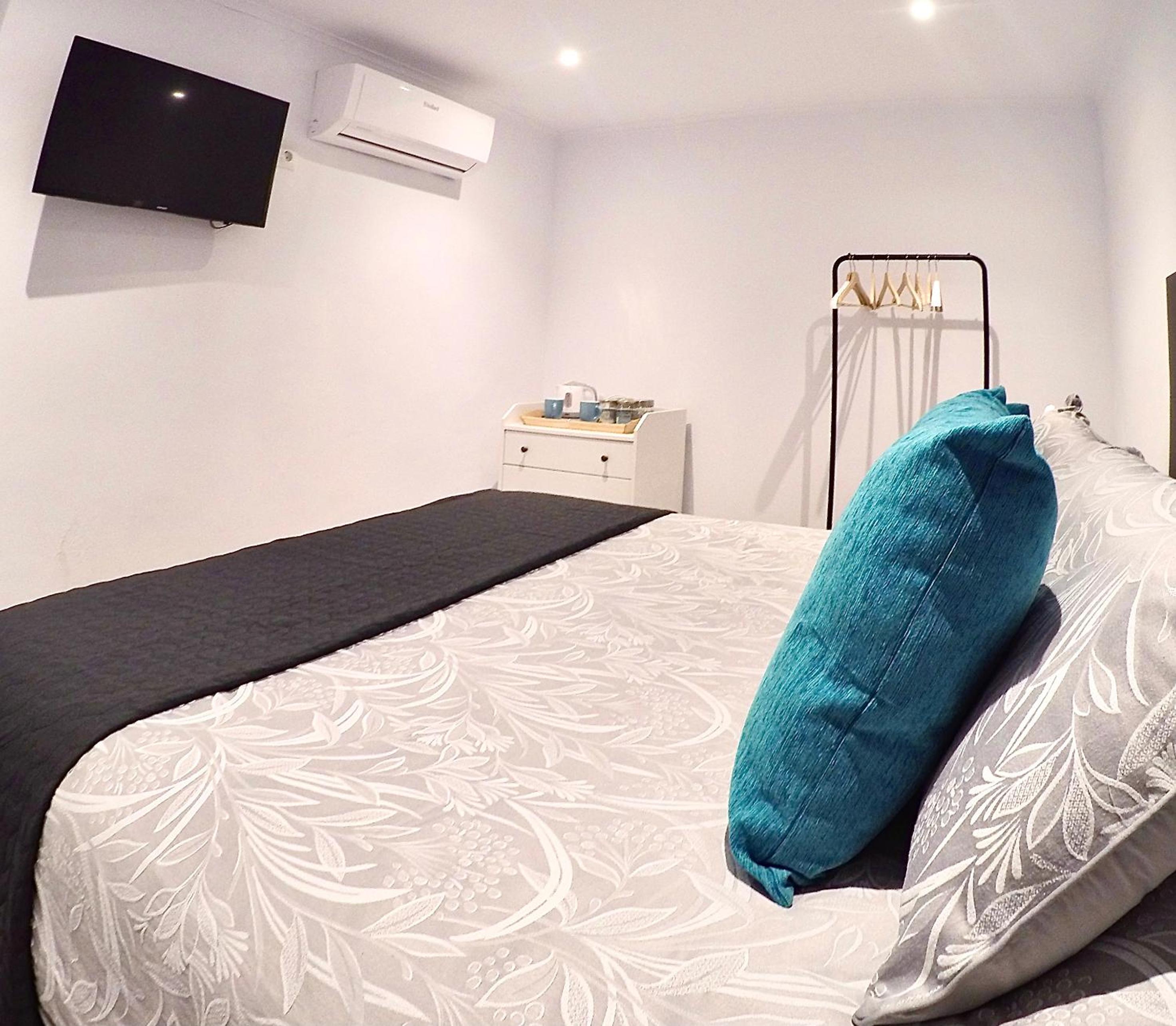 Double Room with Private Bathroom - Photo 5