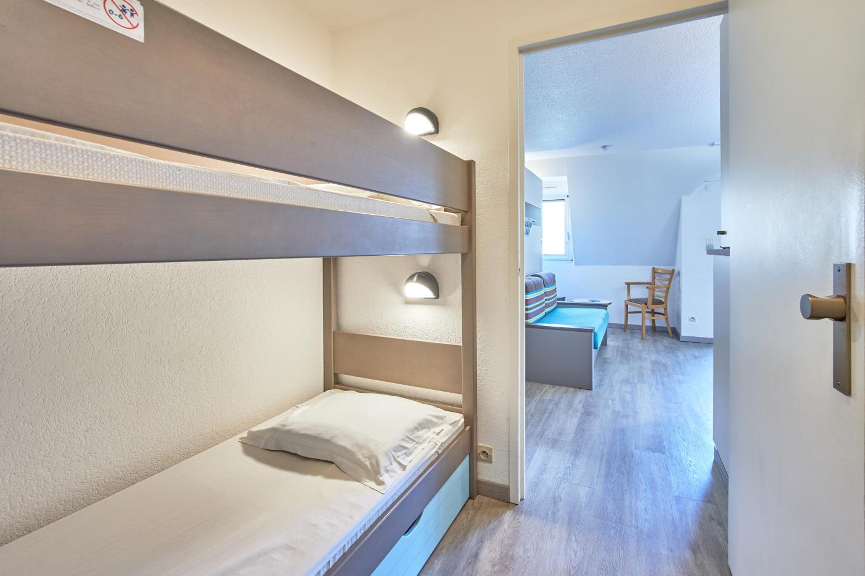 Studio with Sleeping Alcove and Terrace or Balcony  (4 People) photo 2