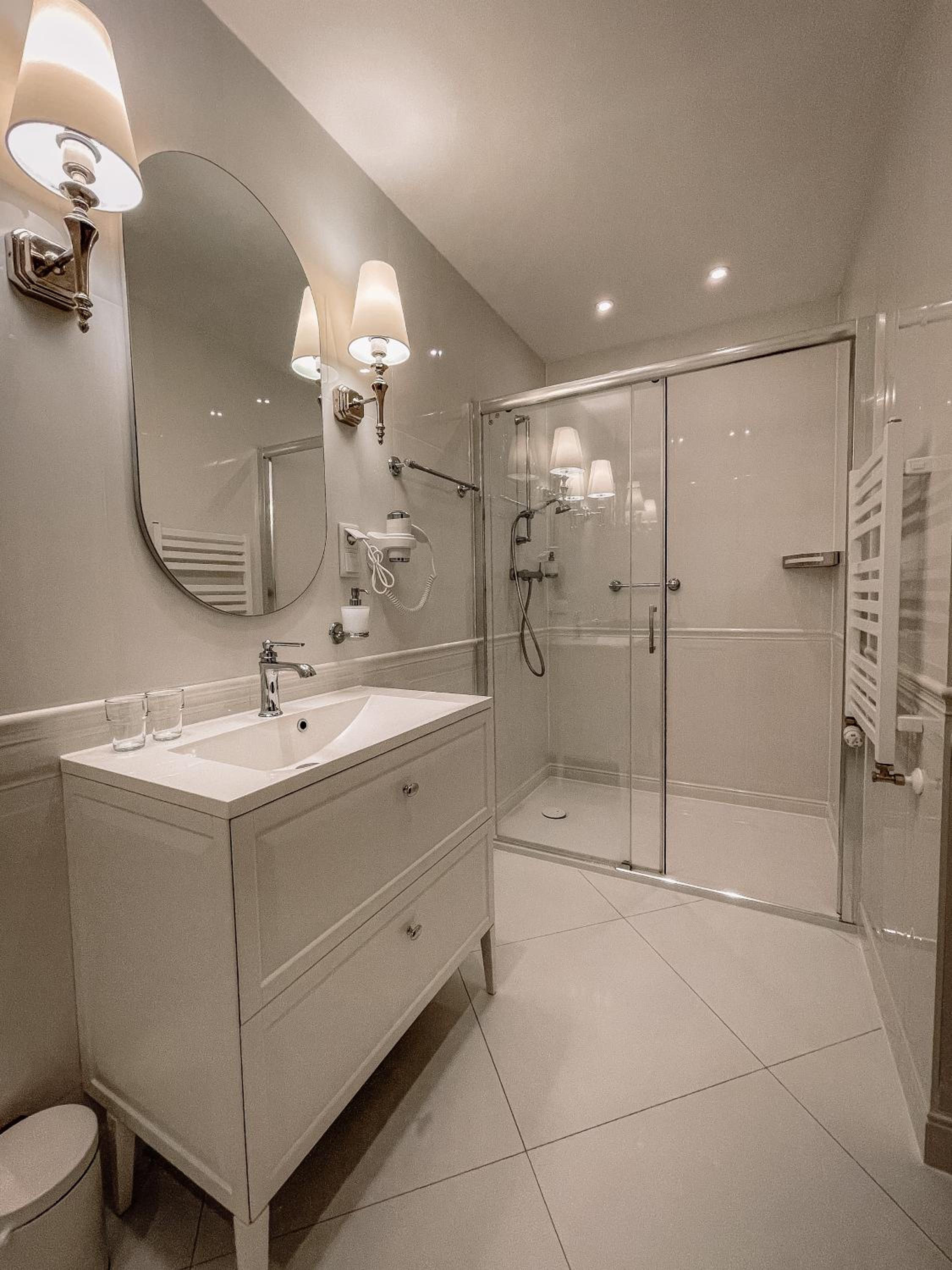 Deluxe Room - Photo 2