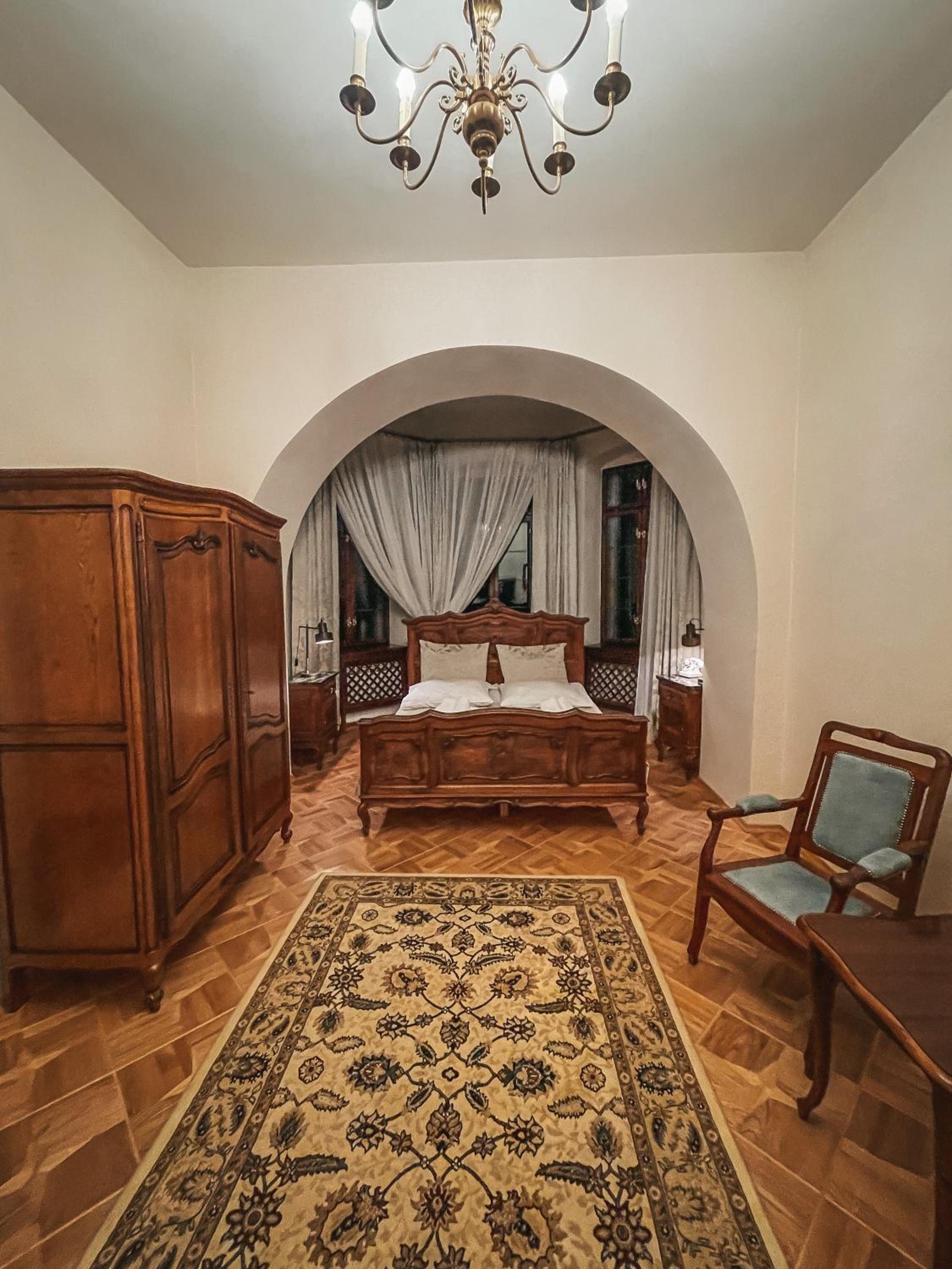 Deluxe Room - Photo 3