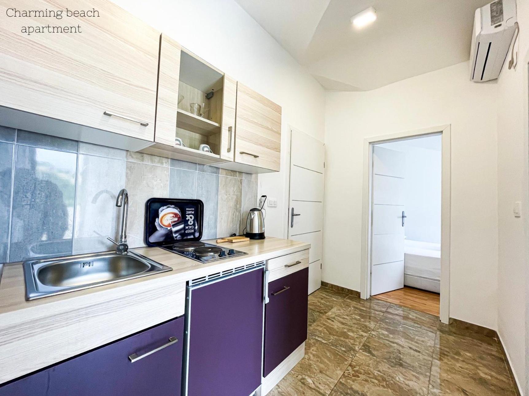 Apartment with Terrace - Photo 2