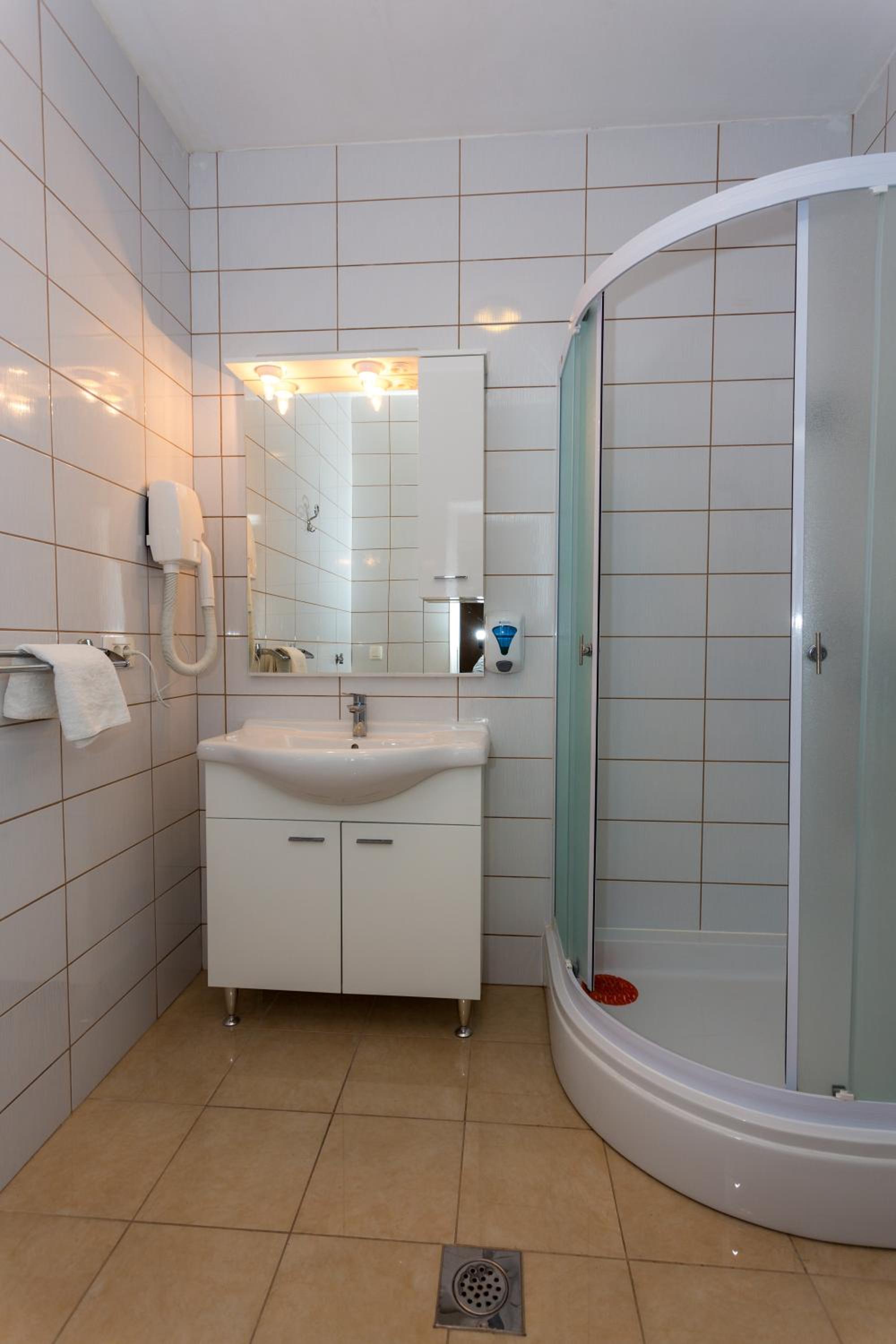 Ground Floor Apartment with Terrace and Partial Sea View photo 2