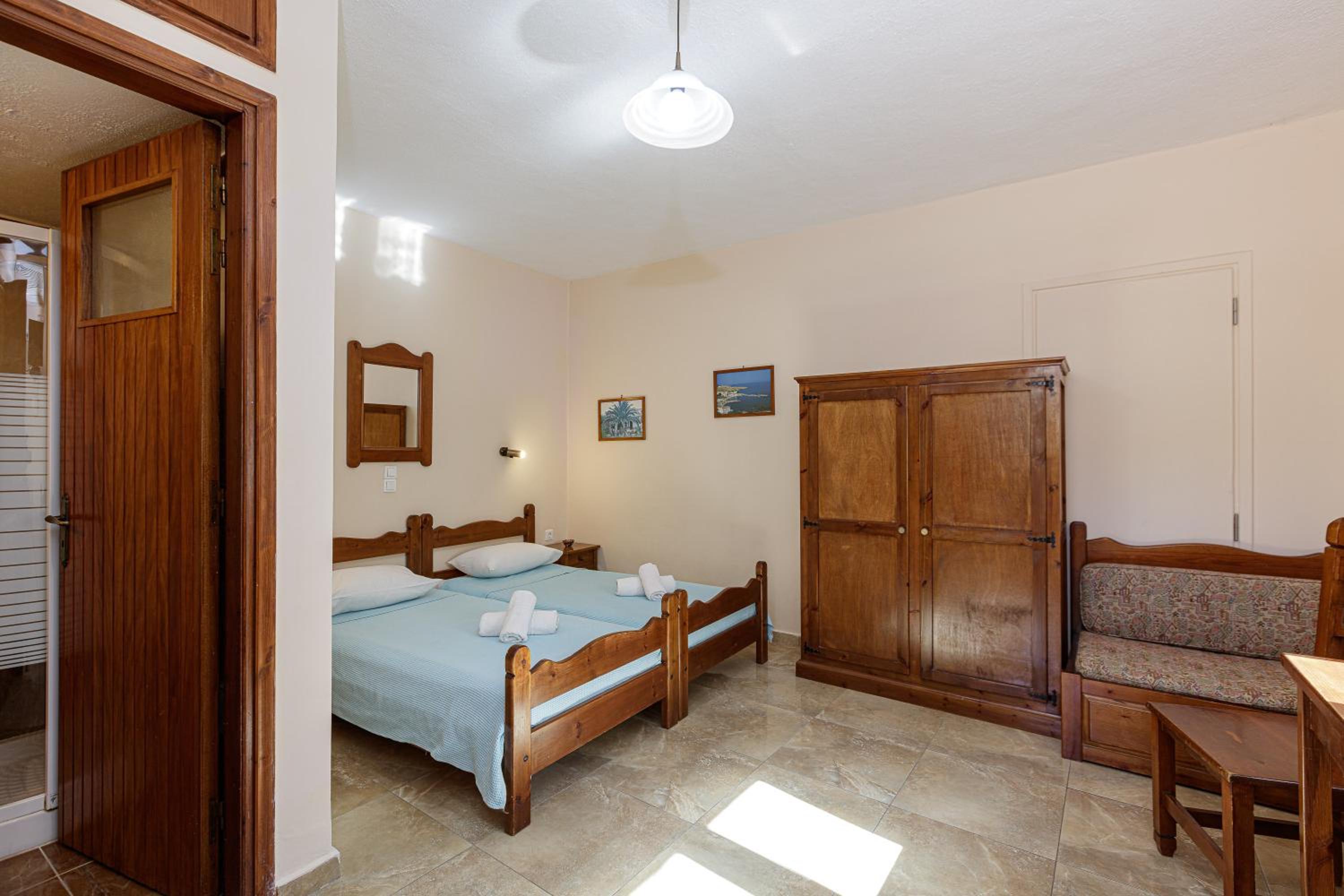 Standard Twin Room with Garden View