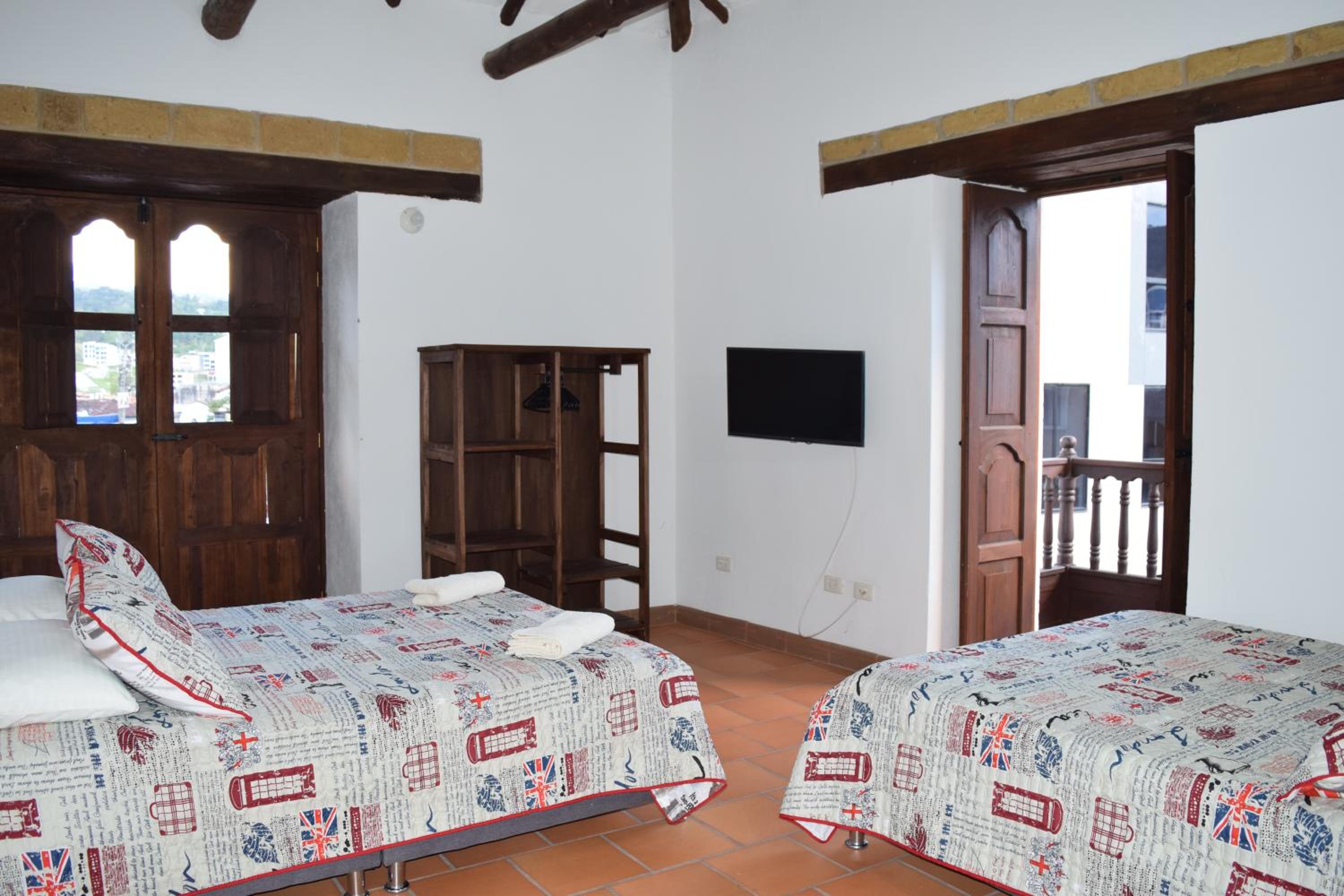 Double Room with Balcony (2 Adults + 1 Child) photo 2