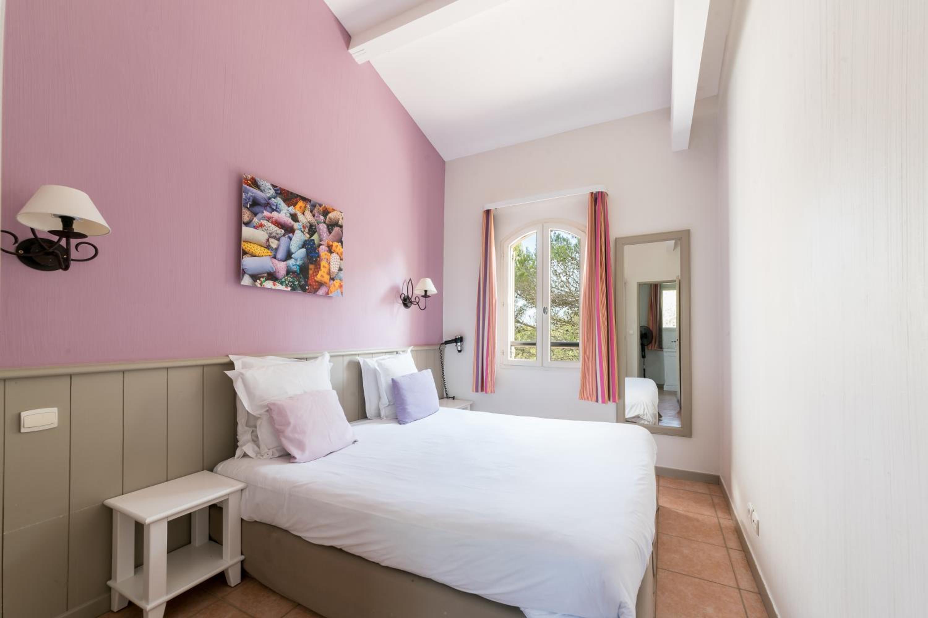 Two-Bedroom Duplex House with Garden (6 People) - Taillades District - Photo 4
