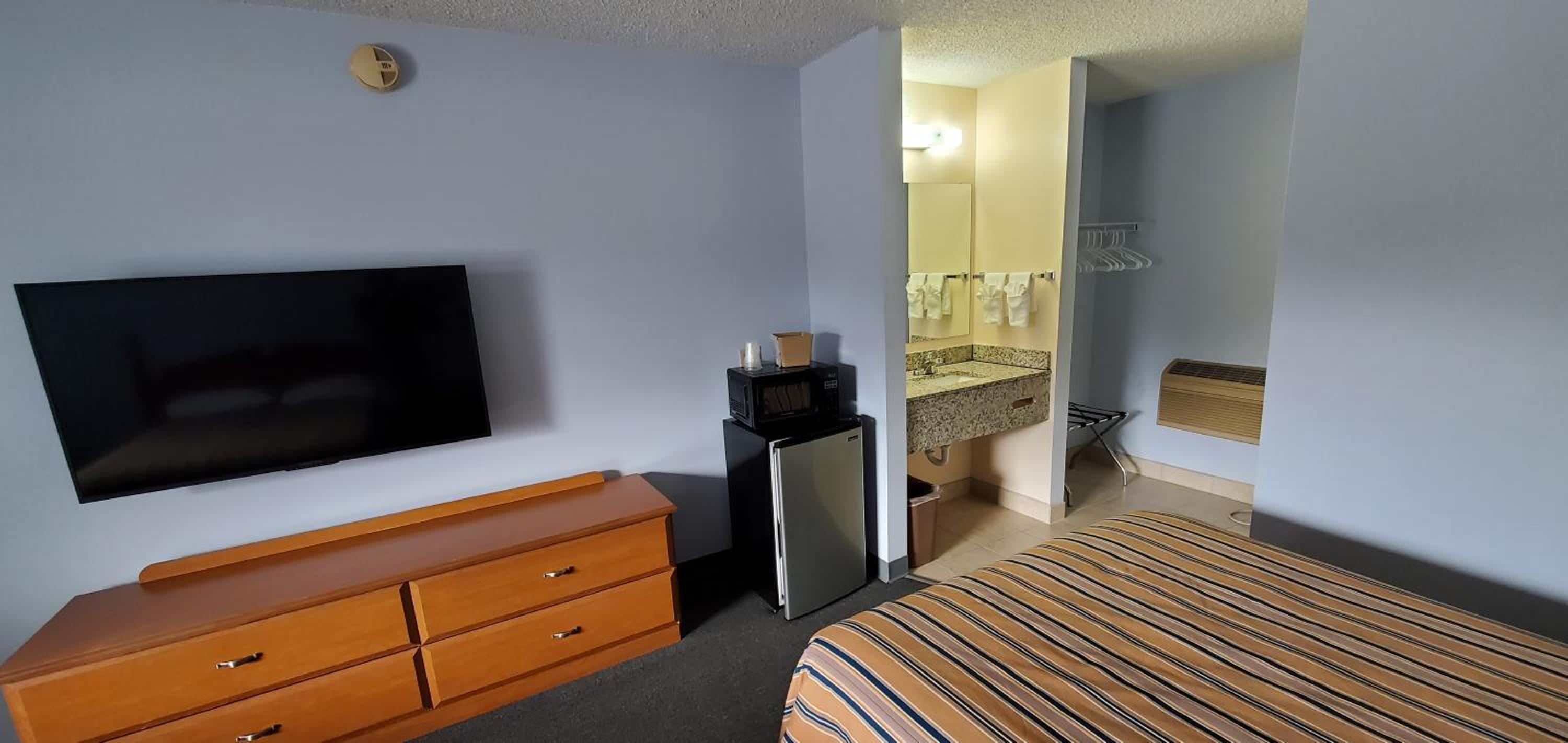 Double Room with Two Double Beds - Non-Smoking - Photo 6