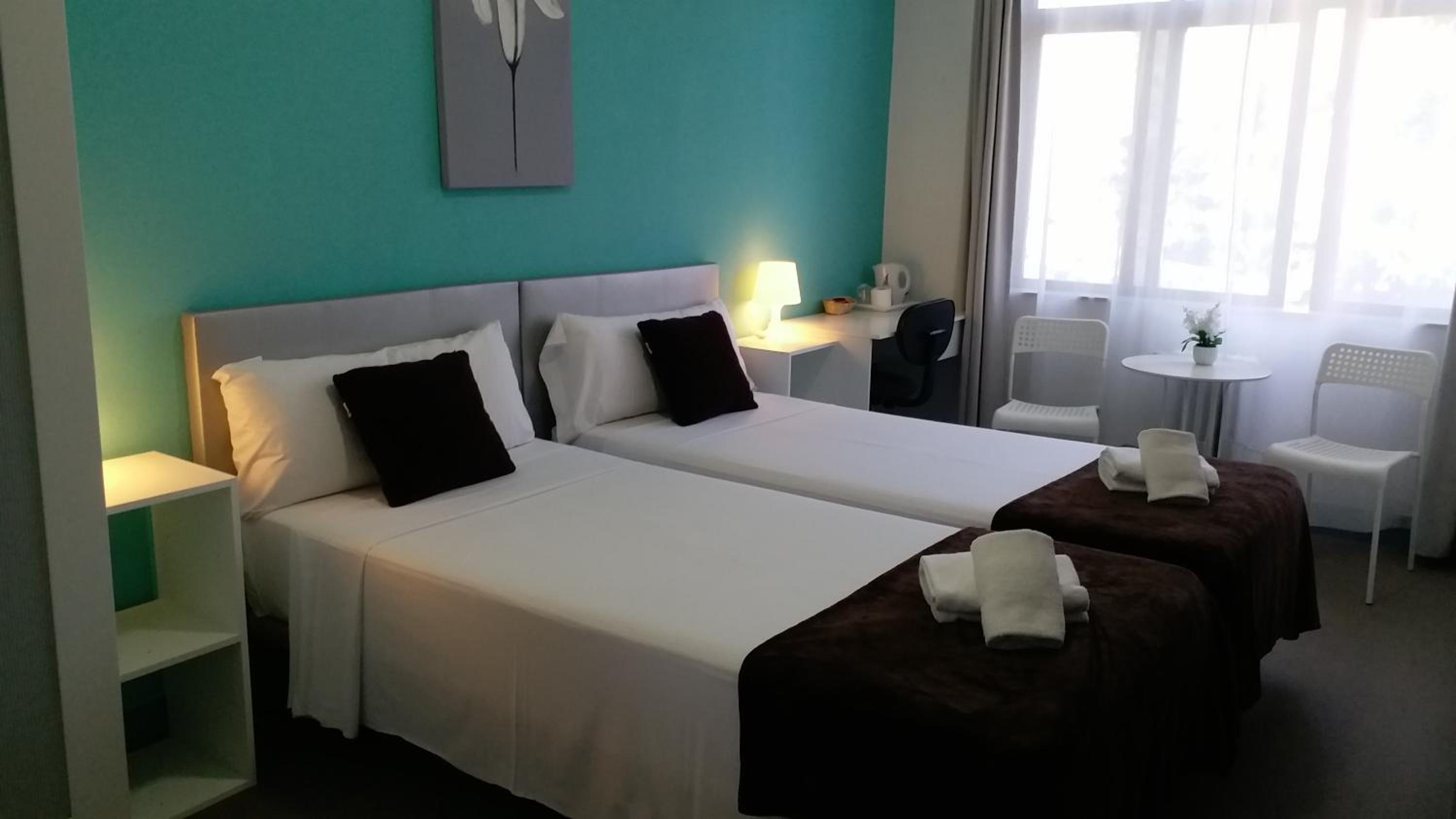 Standard Twin Room with Garden View - Photo 2