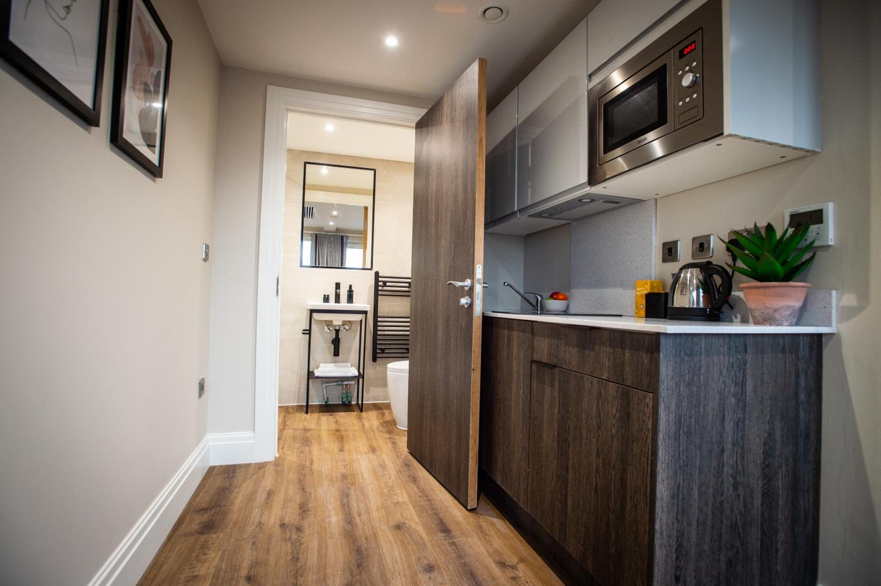 Apartment with Terrace - Photo 6
