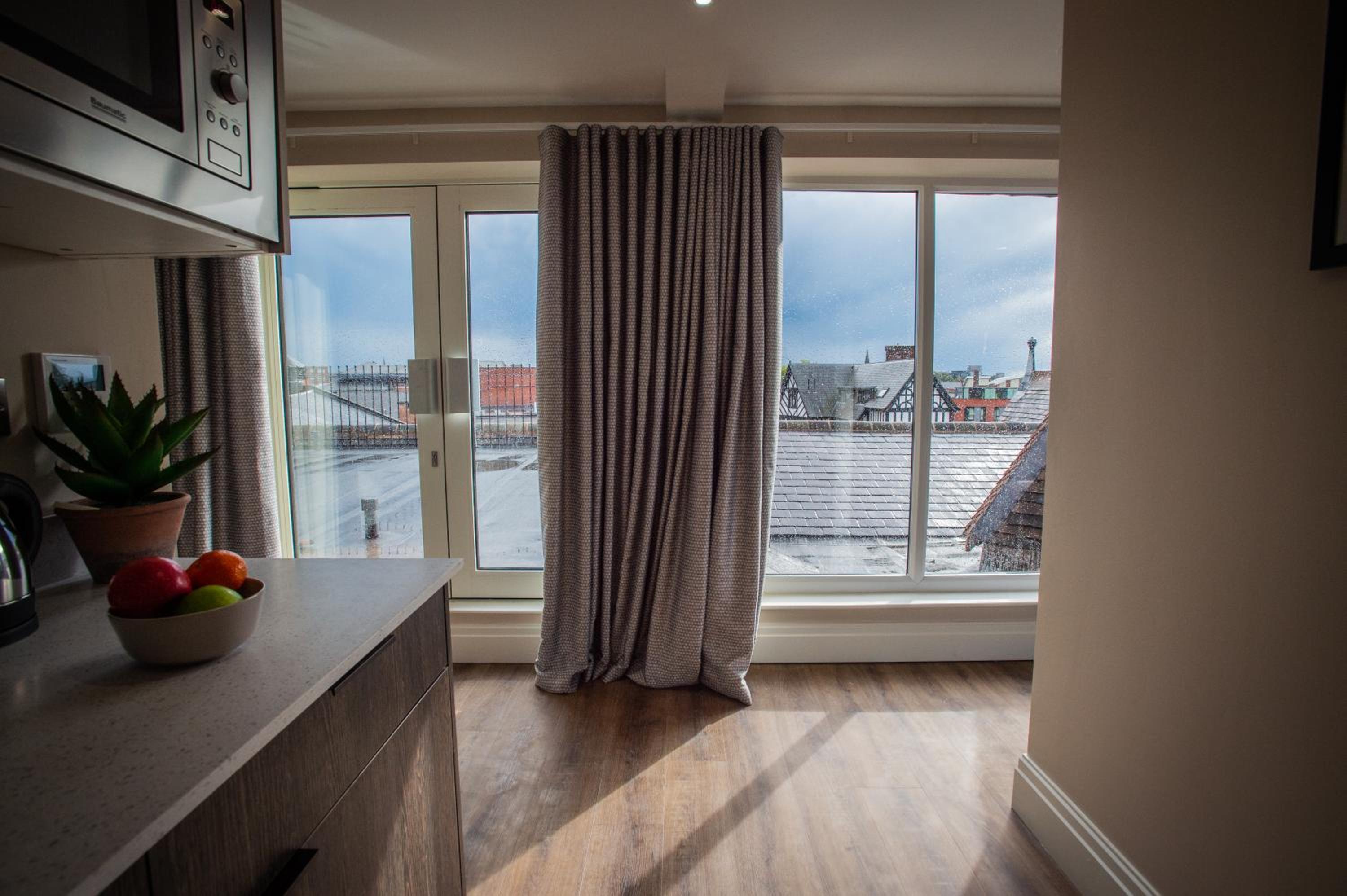 Apartment with Terrace - Photo 8