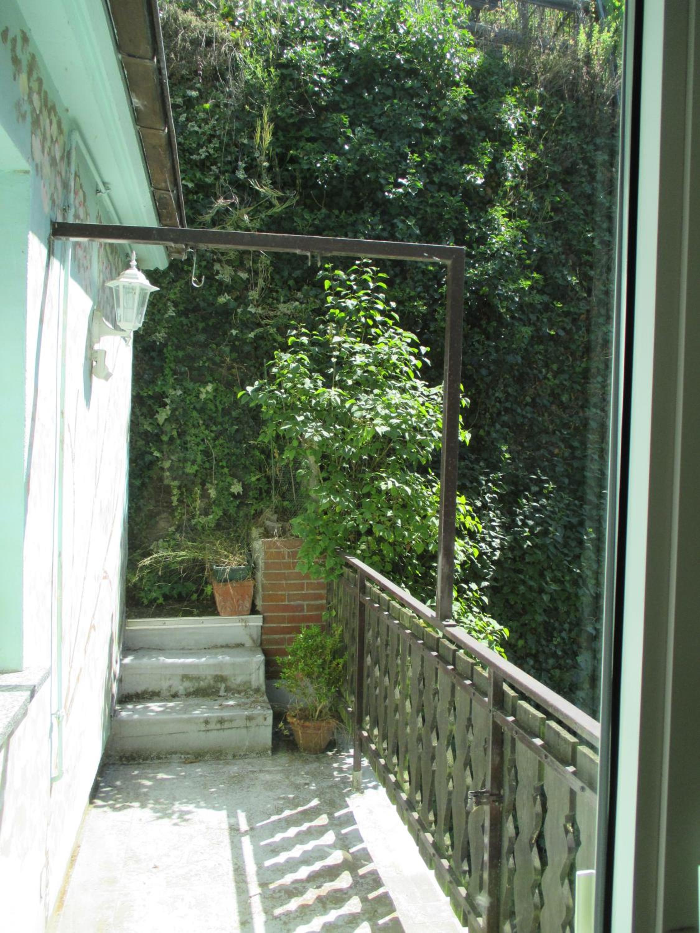 Apartment 4 photo 3