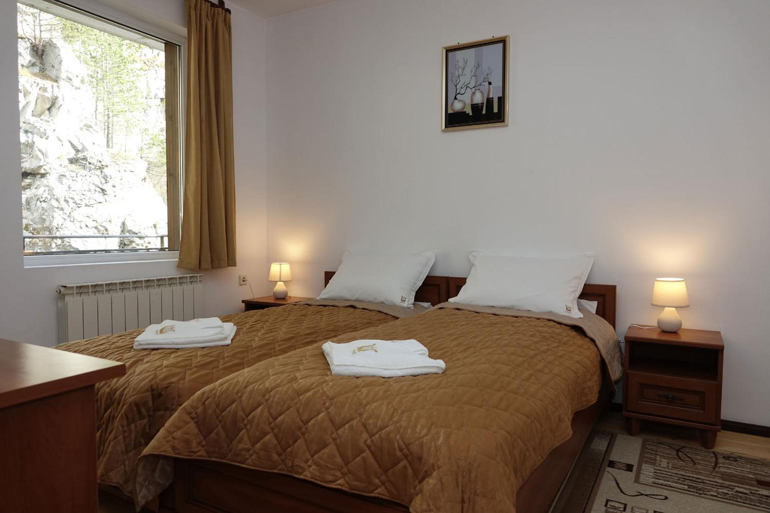 Double or Twin Room with Private Bathroom photo 1