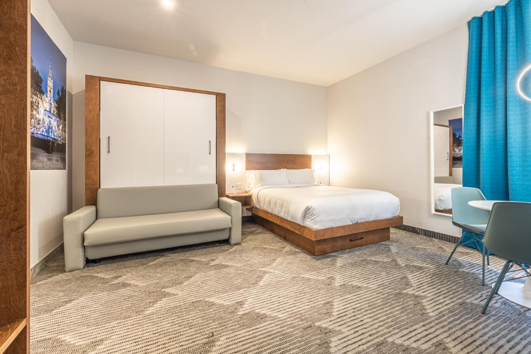 Premium Quadruple Room