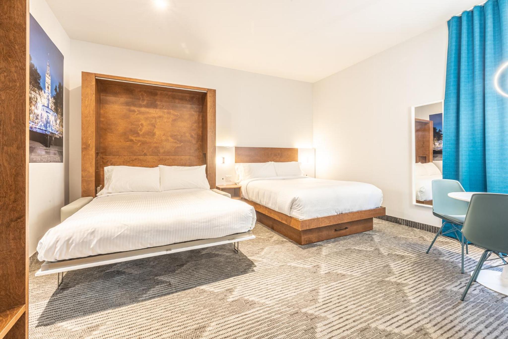 Premium Quadruple Room thumbnail 5