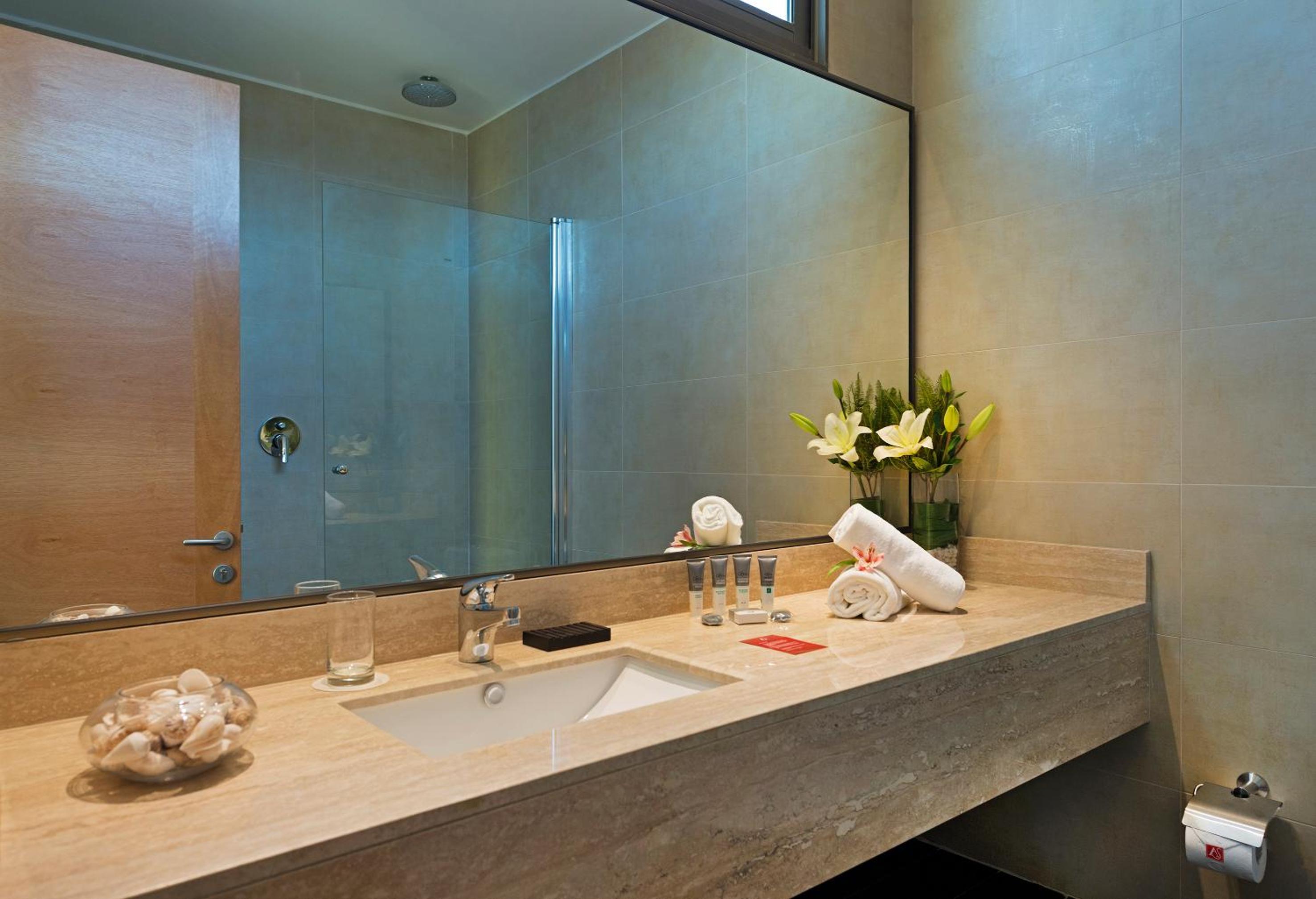 Executive Suite with Balcony photo 2