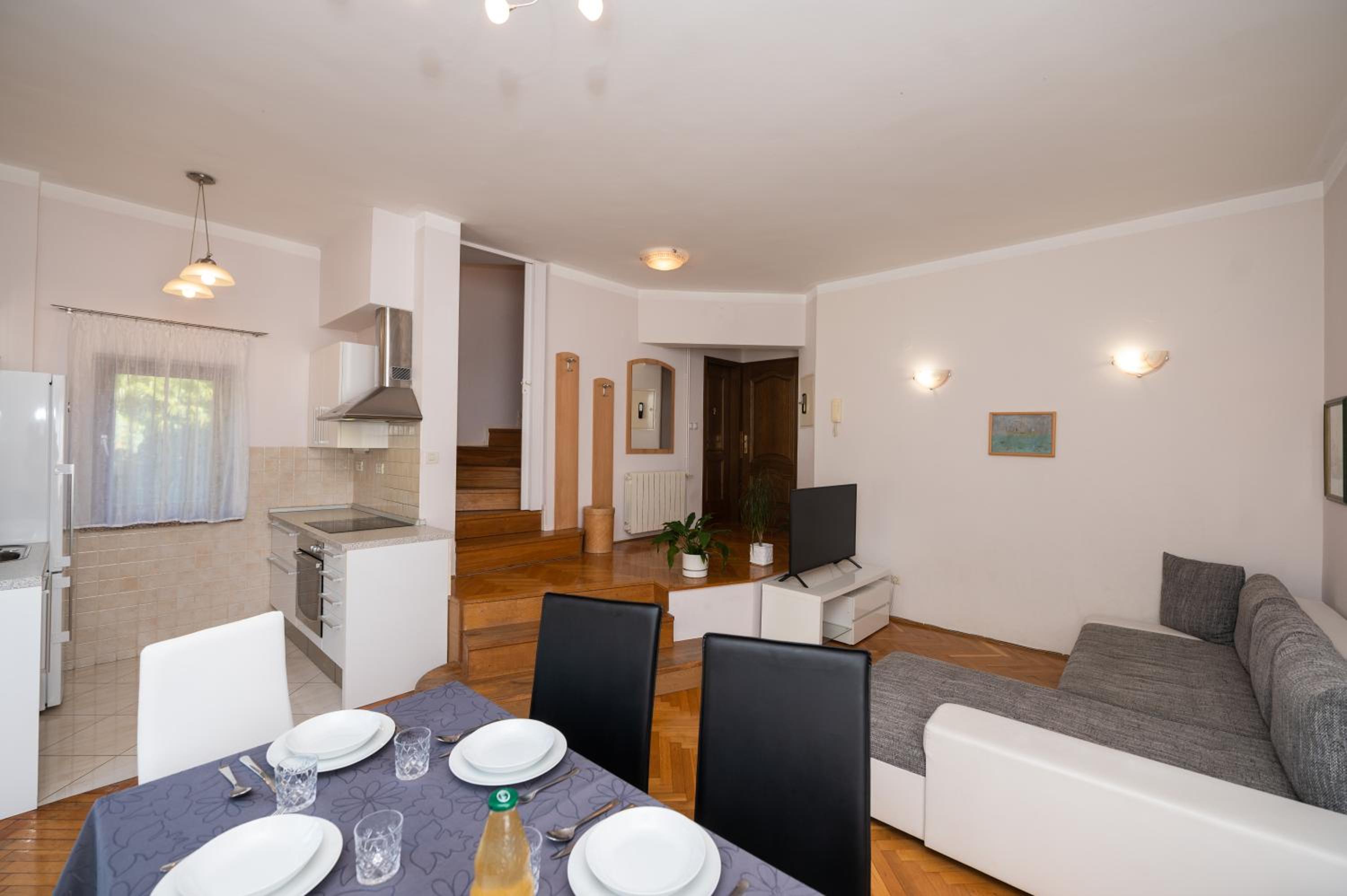 Superior Apartment photo 2