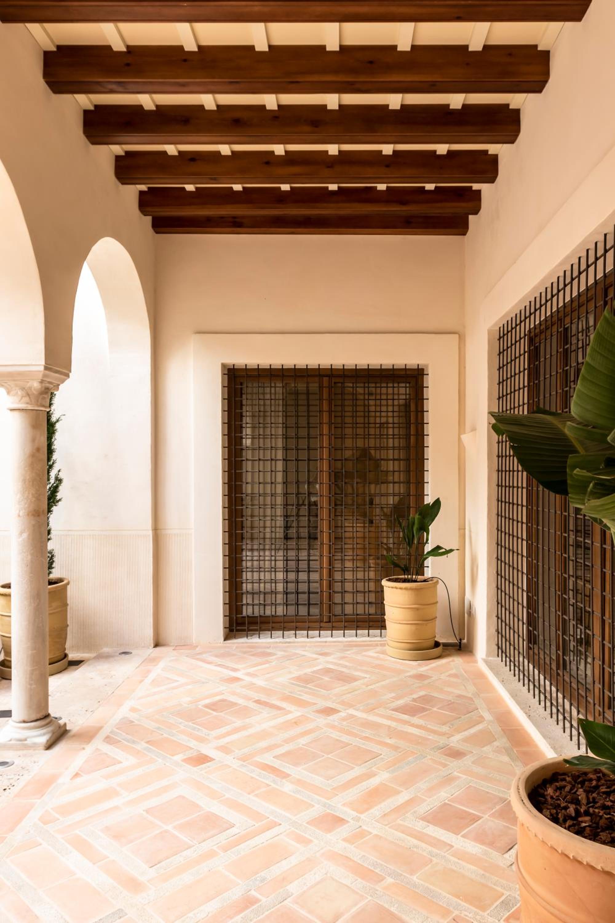 Suite with Private Pool - Photo 17