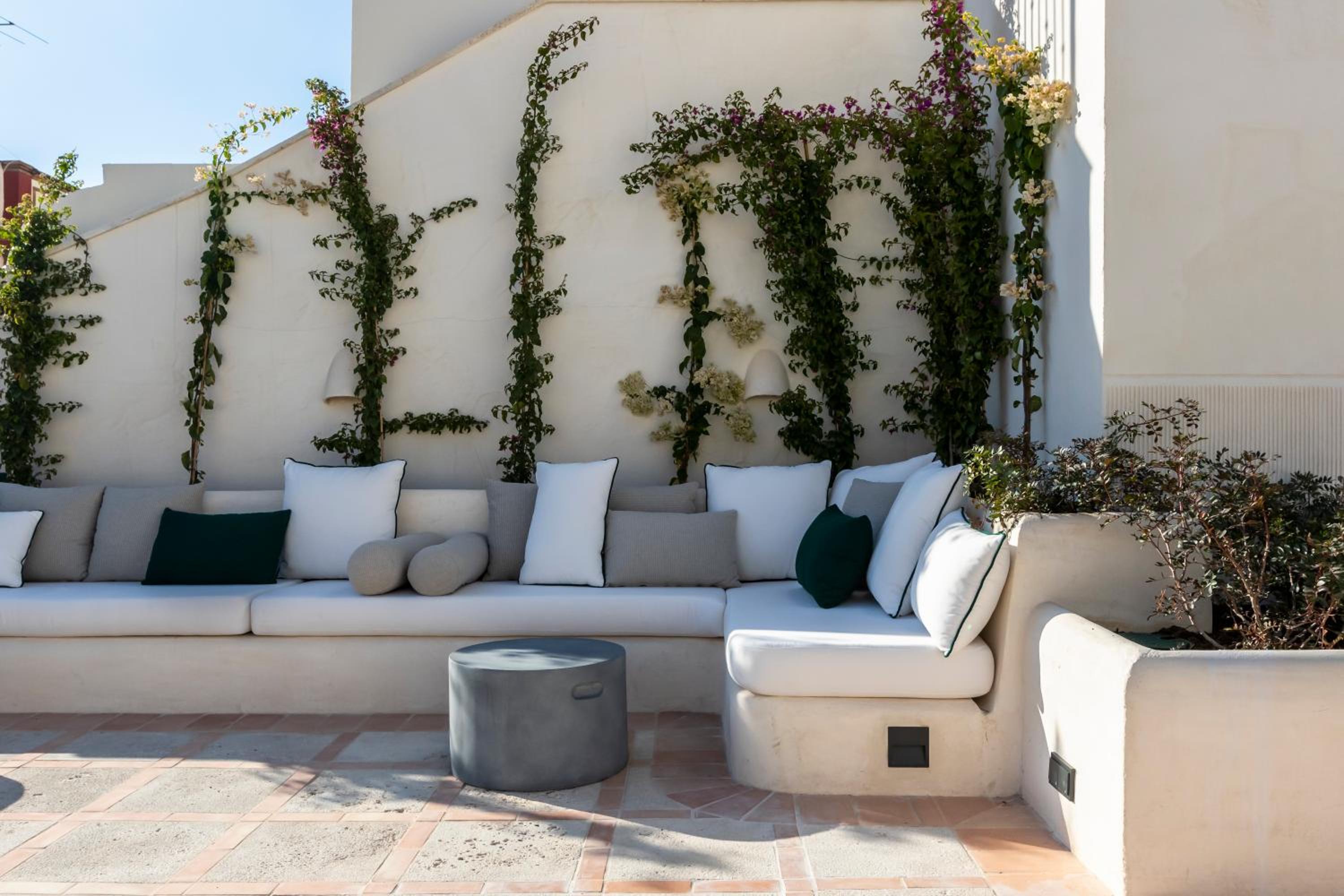 Suite with Private Pool - Photo 16