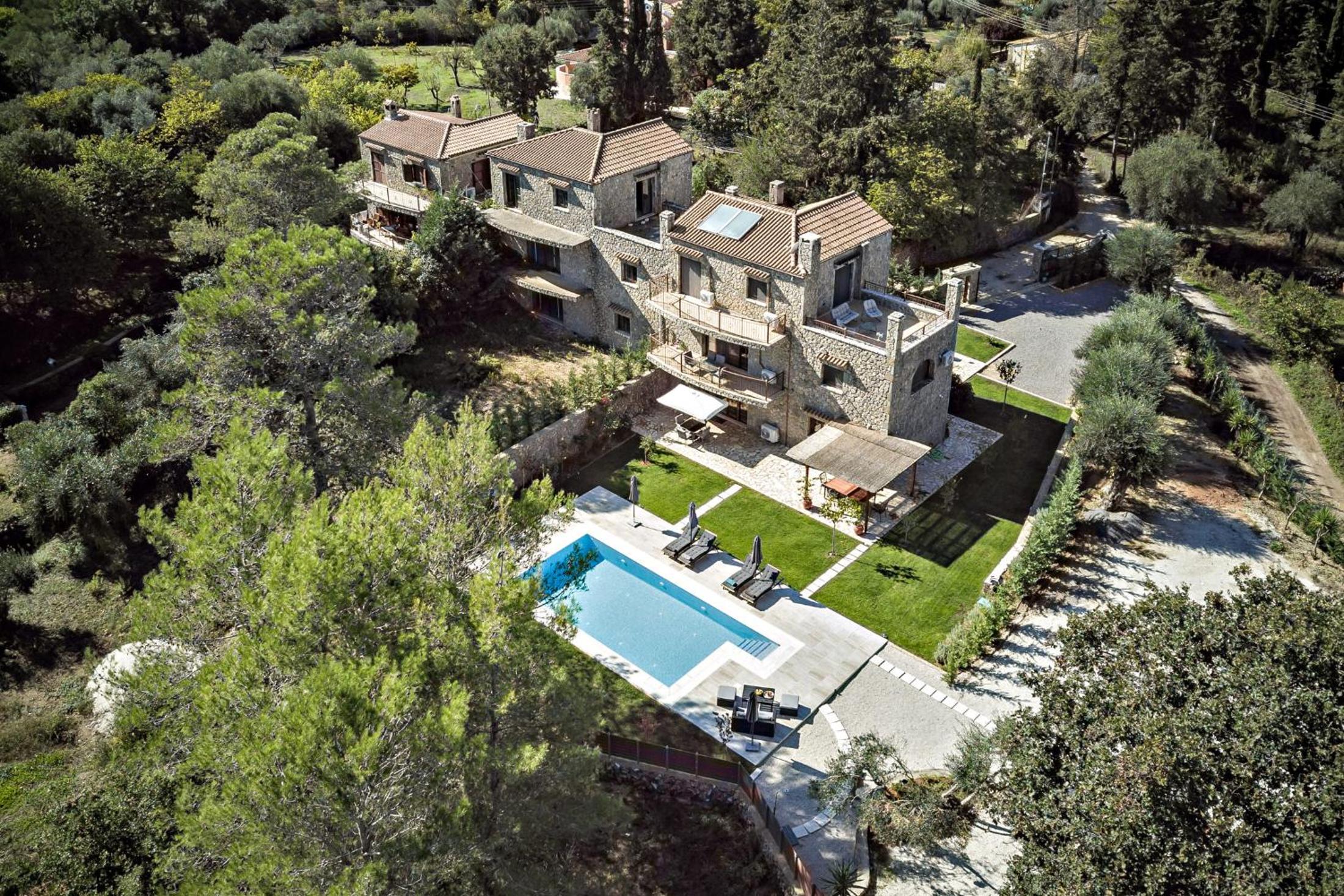 Villa photo 2