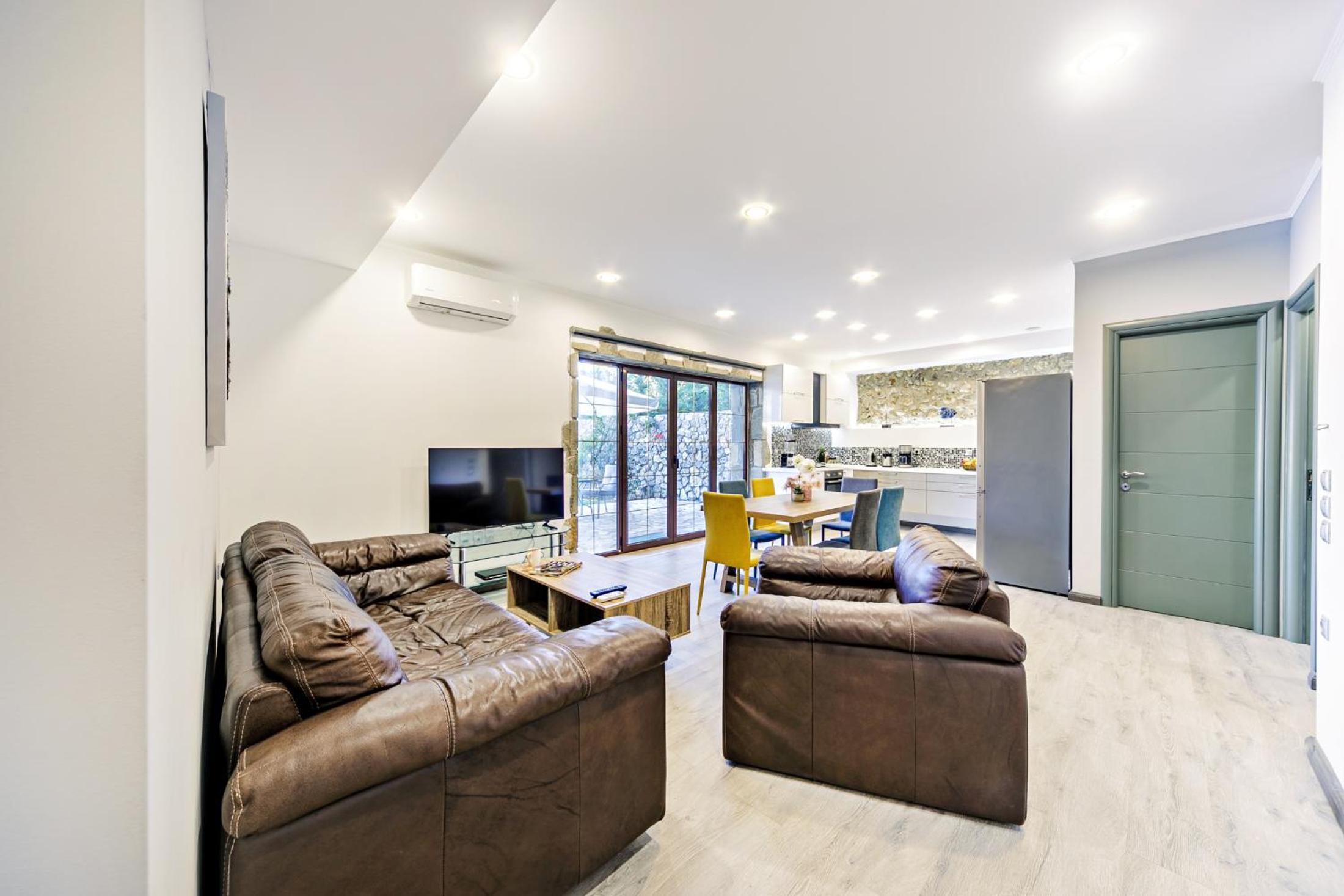 Villa photo 1
