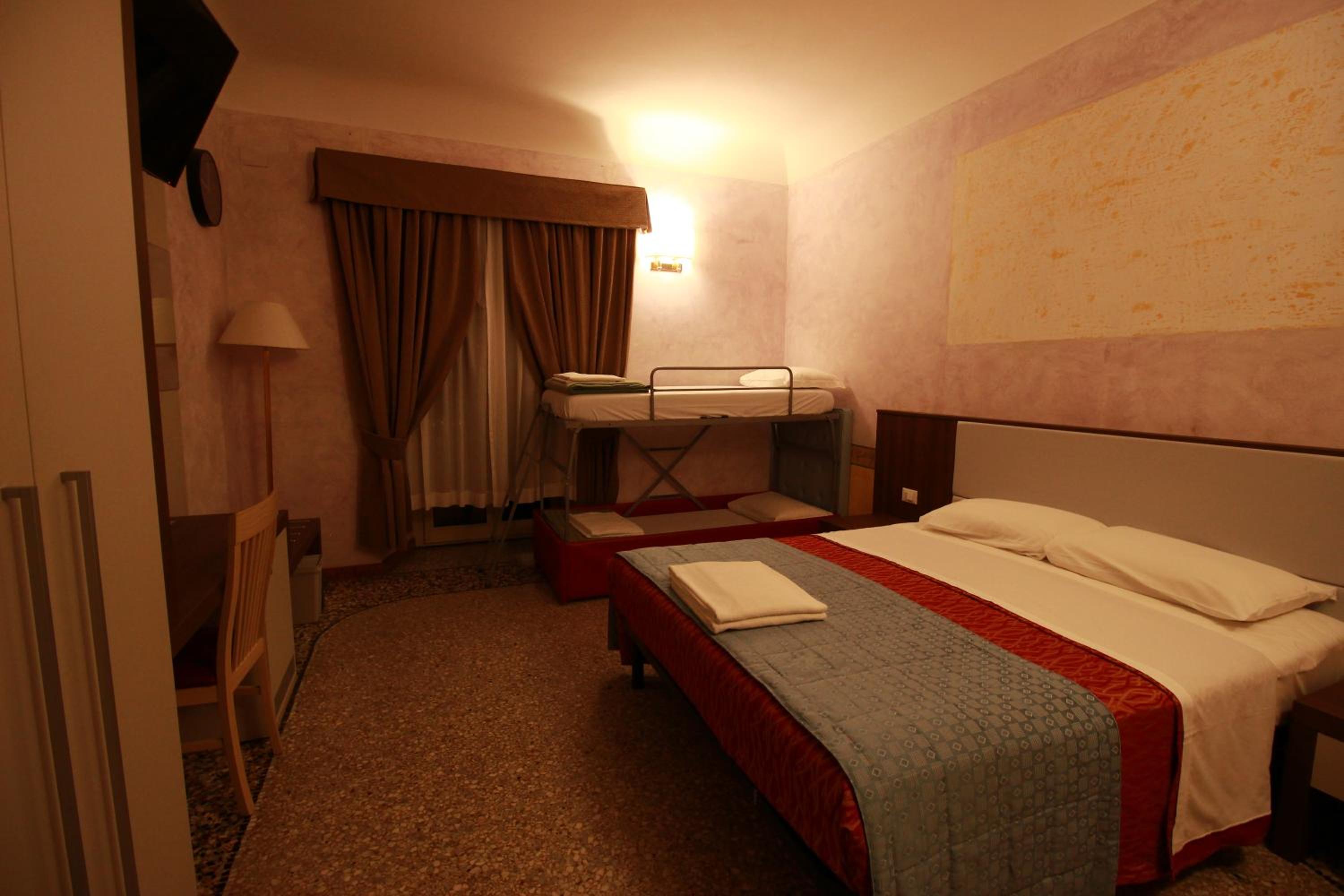 Duplex Quadruple Room
