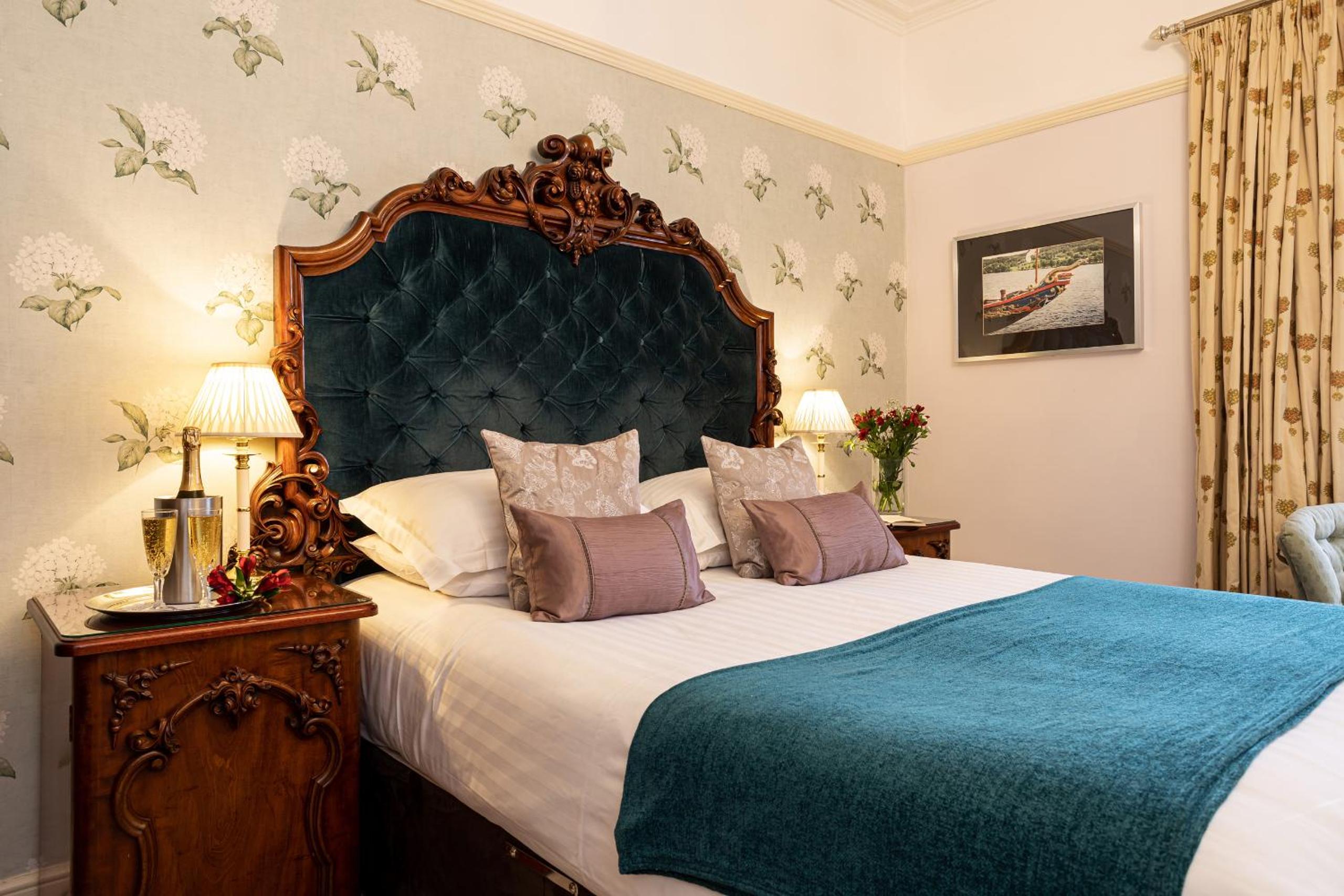 Deluxe Double Room with Shower - Photo 2