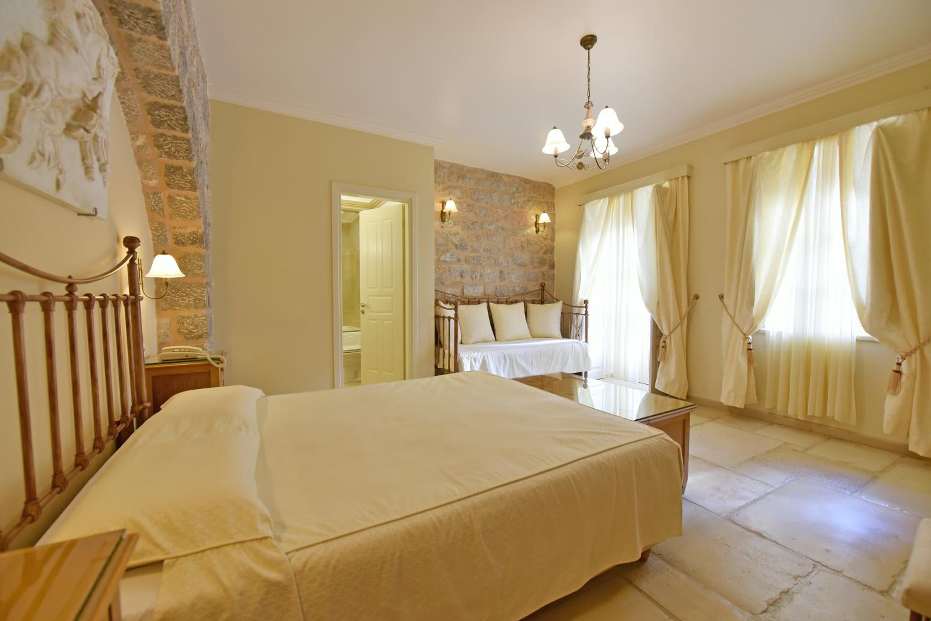 Triple Room - Photo 7
