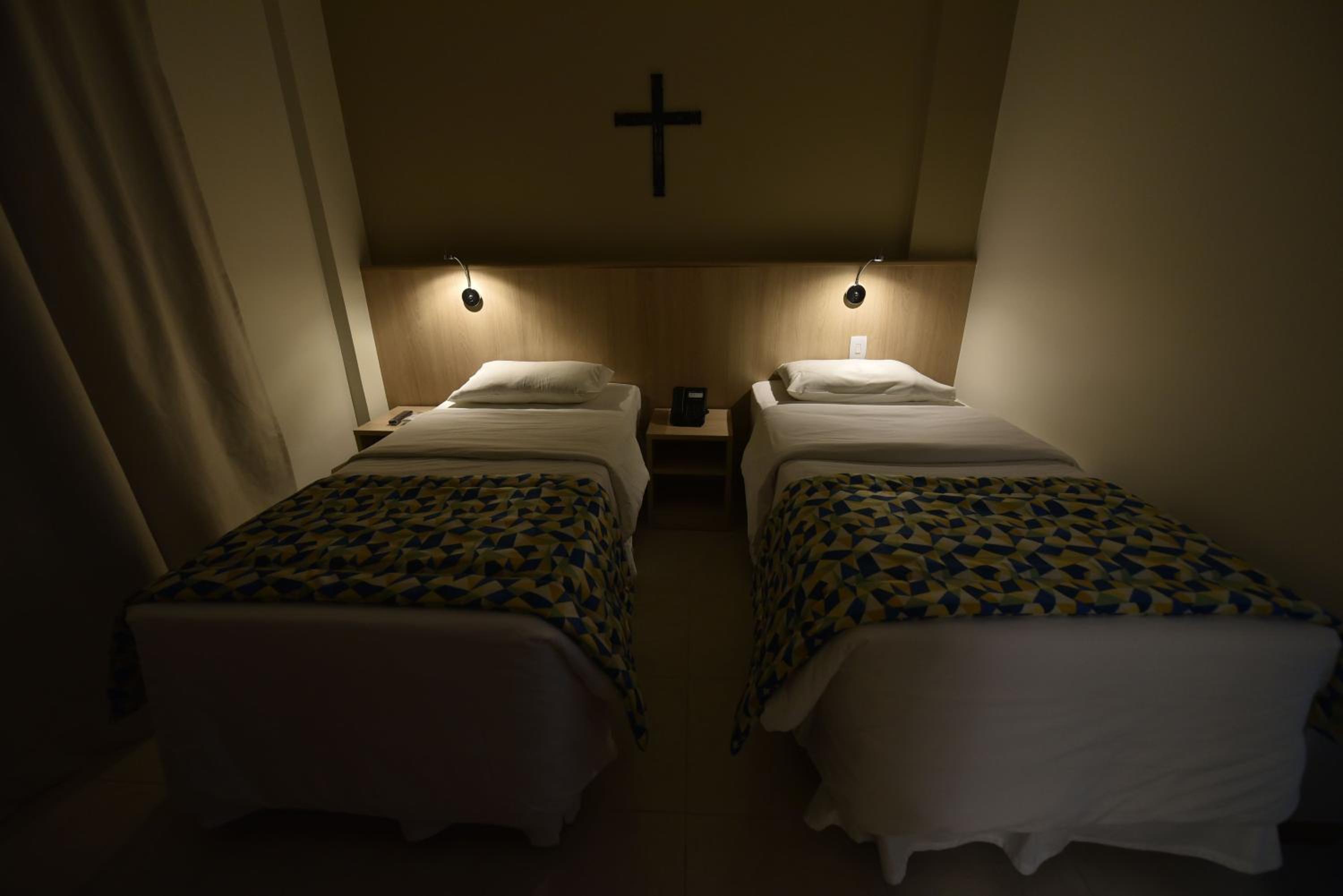 Standard Twin Room - Photo 2