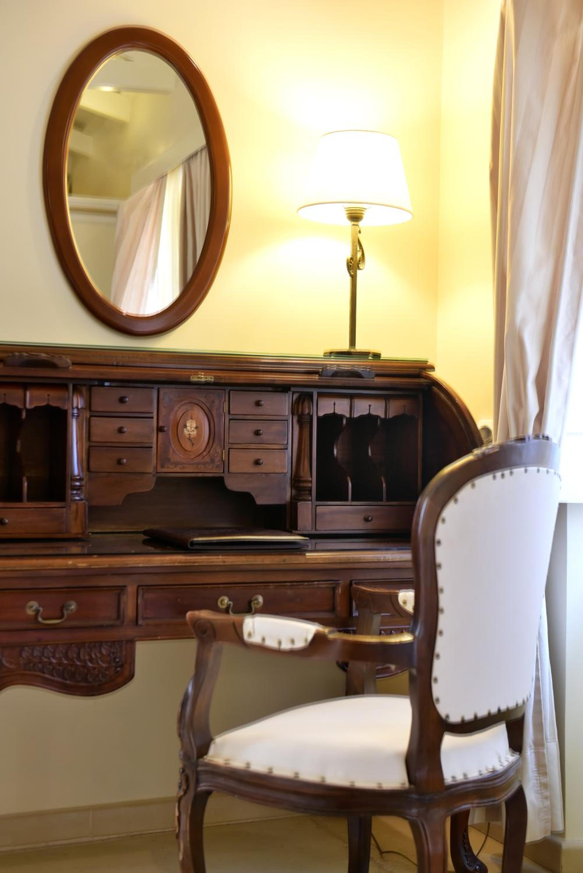 Superior Double Room with Balcony - Photo 2