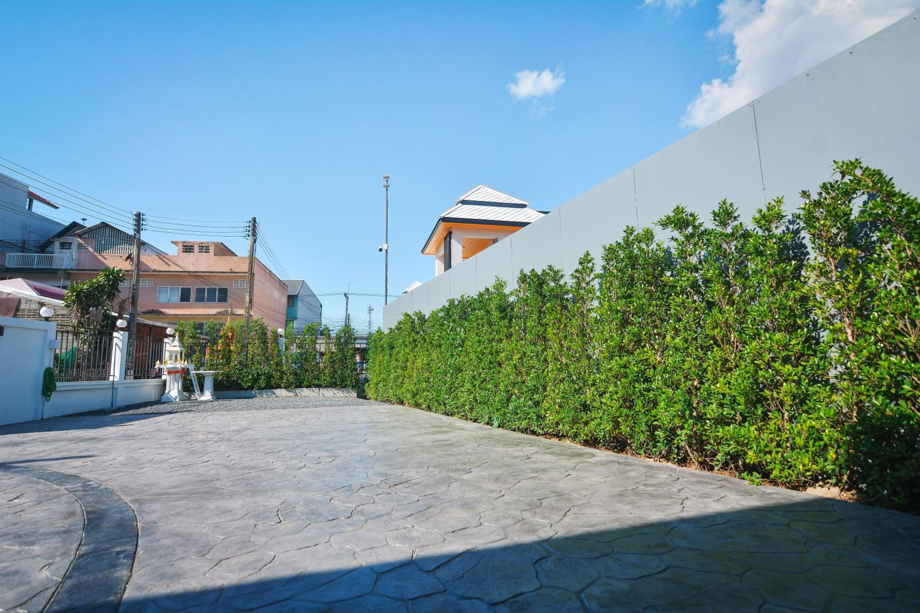 Three-Bedroom Villa - Photo 18