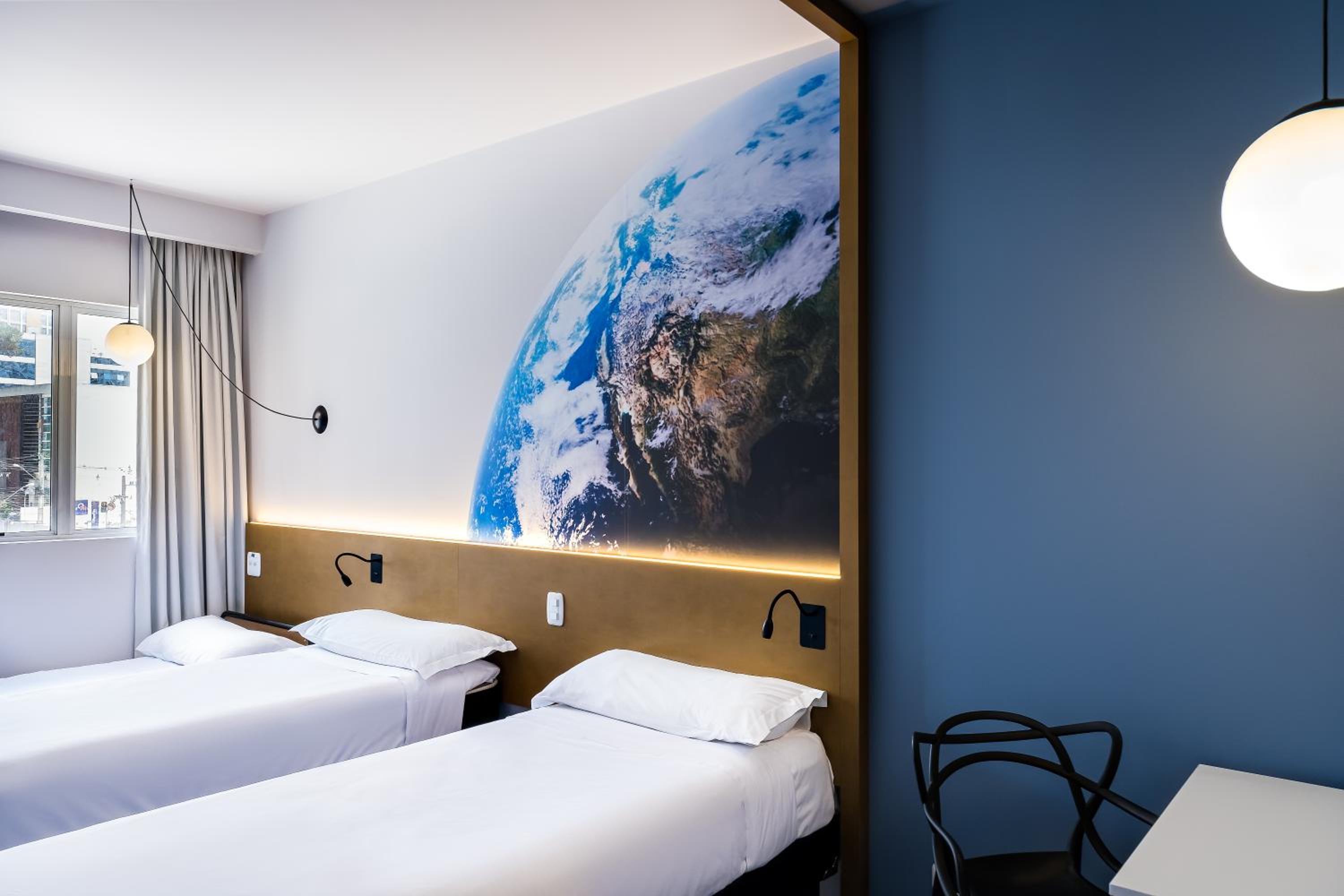 Standard Triple Room with Three Single Beds - Photo 3