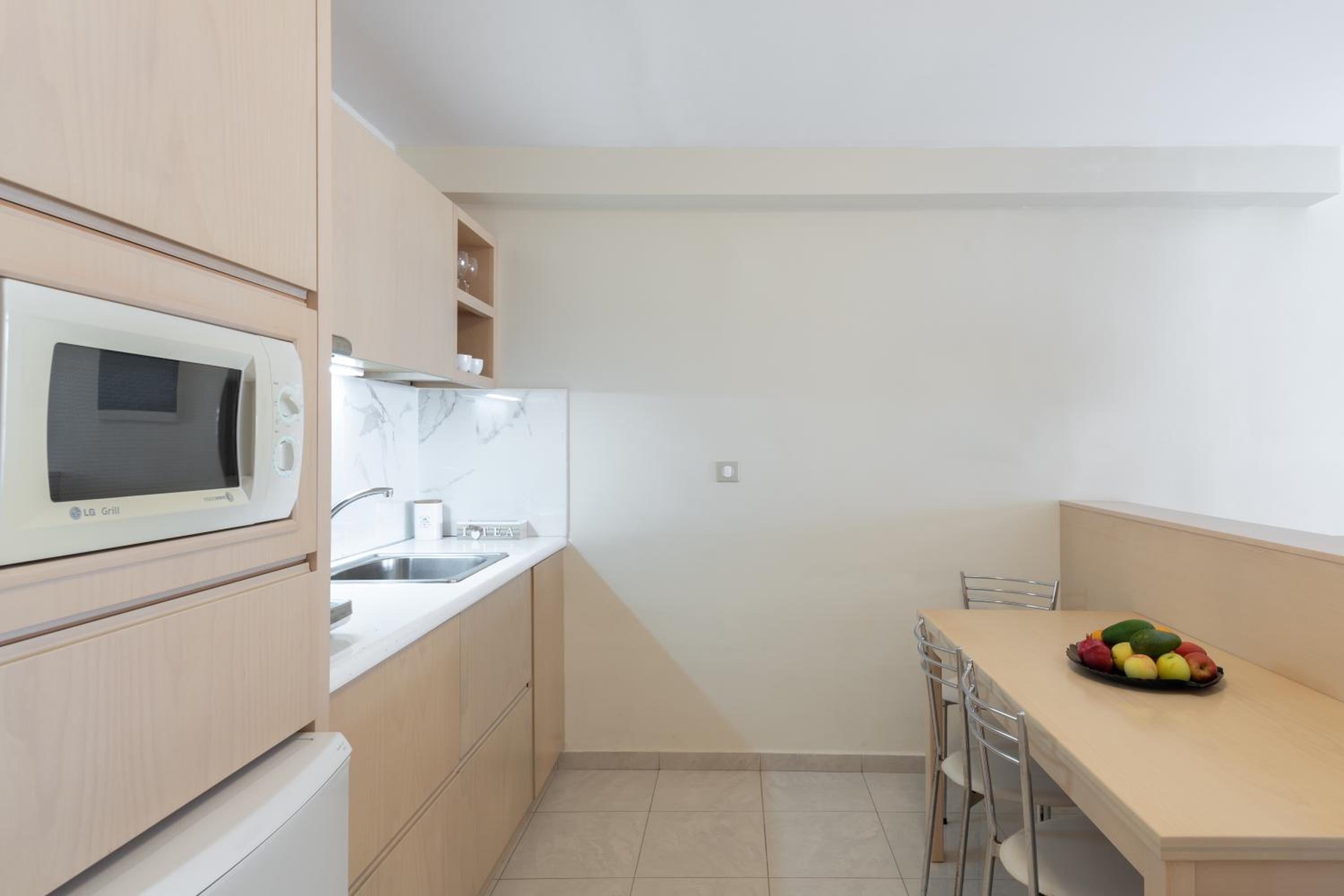 One-Bedroom Apartment photo 2