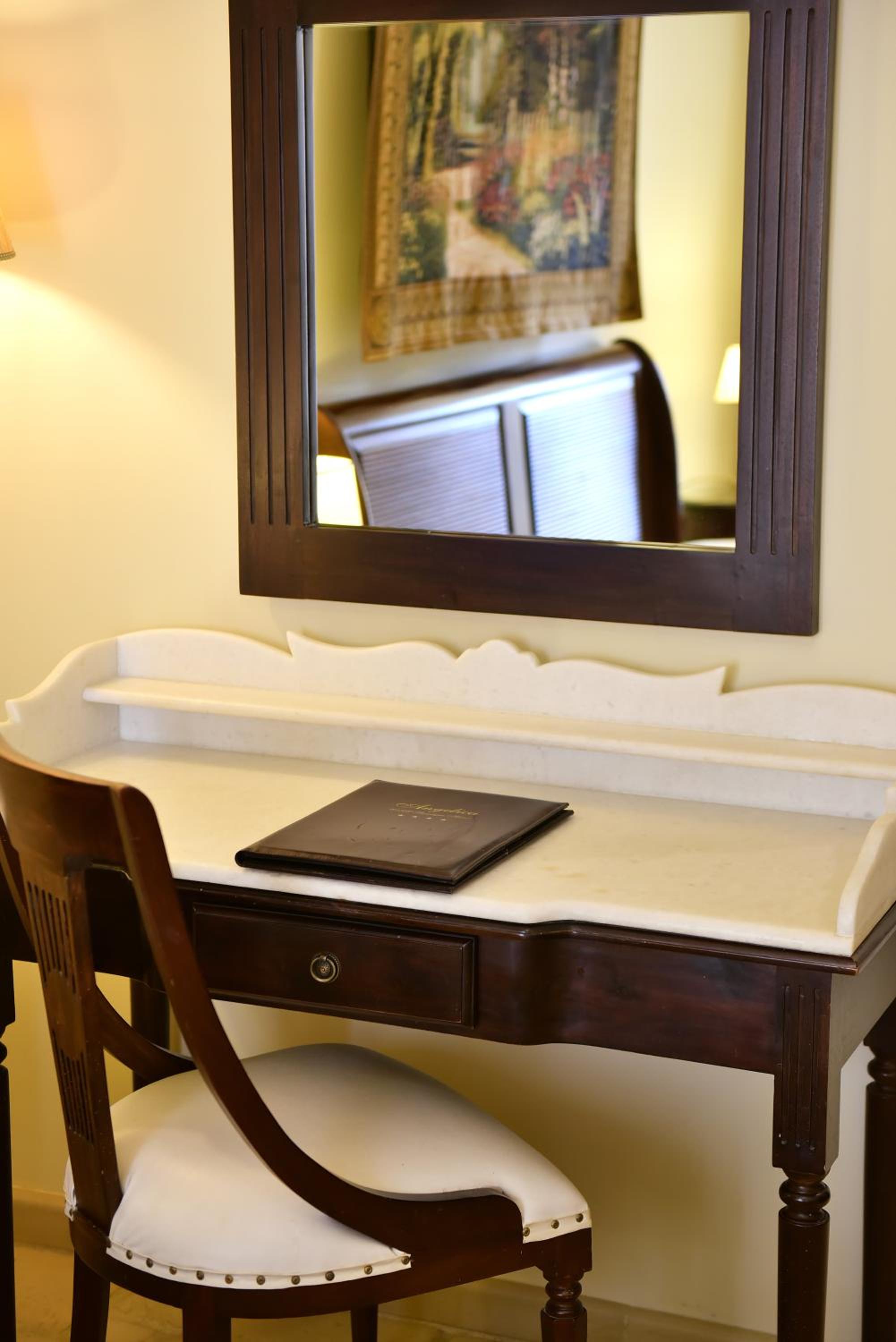 Superior Double Room with Balcony - Photo 12