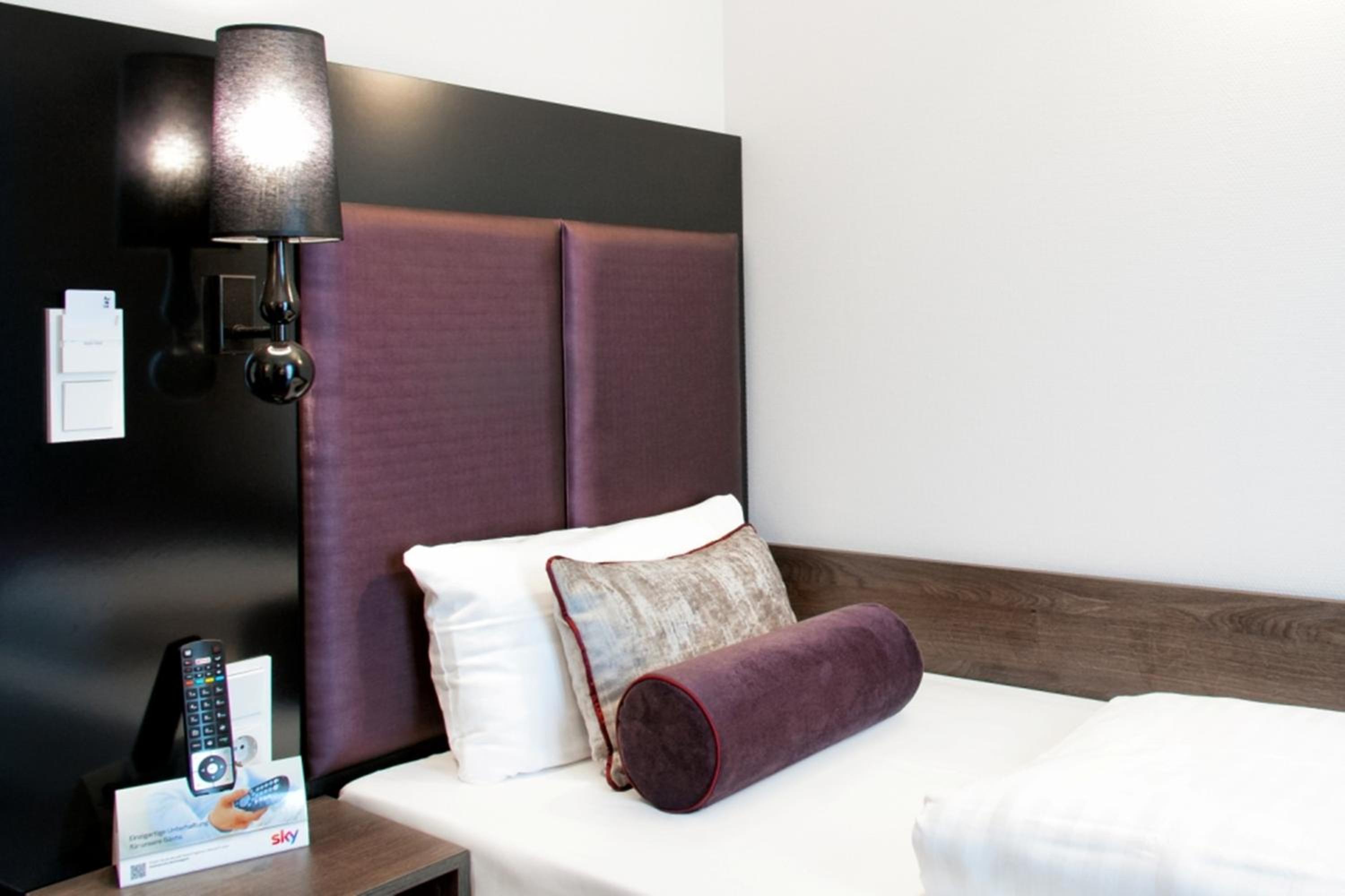 Comfort Single Room with Air-condition  photo 2